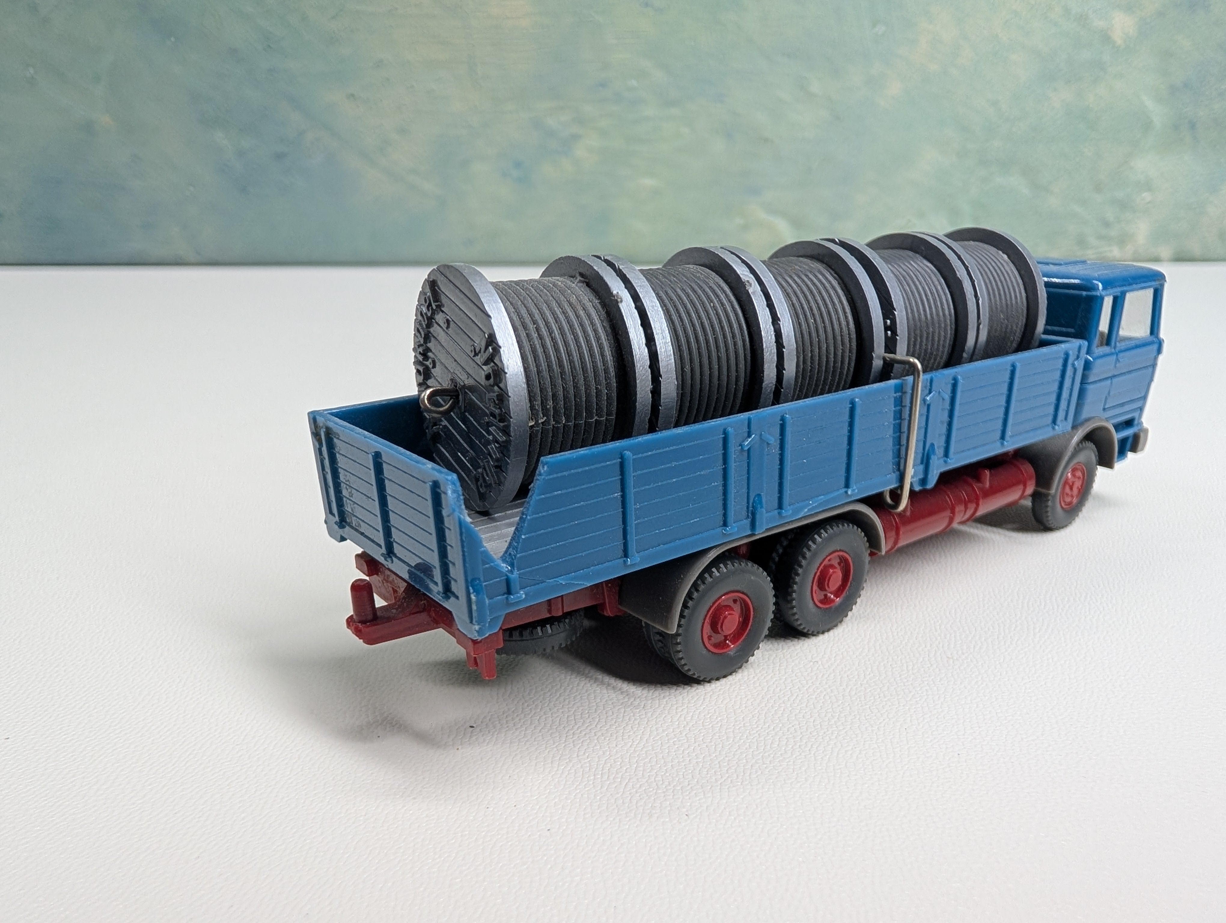 USED Wiking HO Scale Delivery Truck w/ Spool Load Mercedes Benz