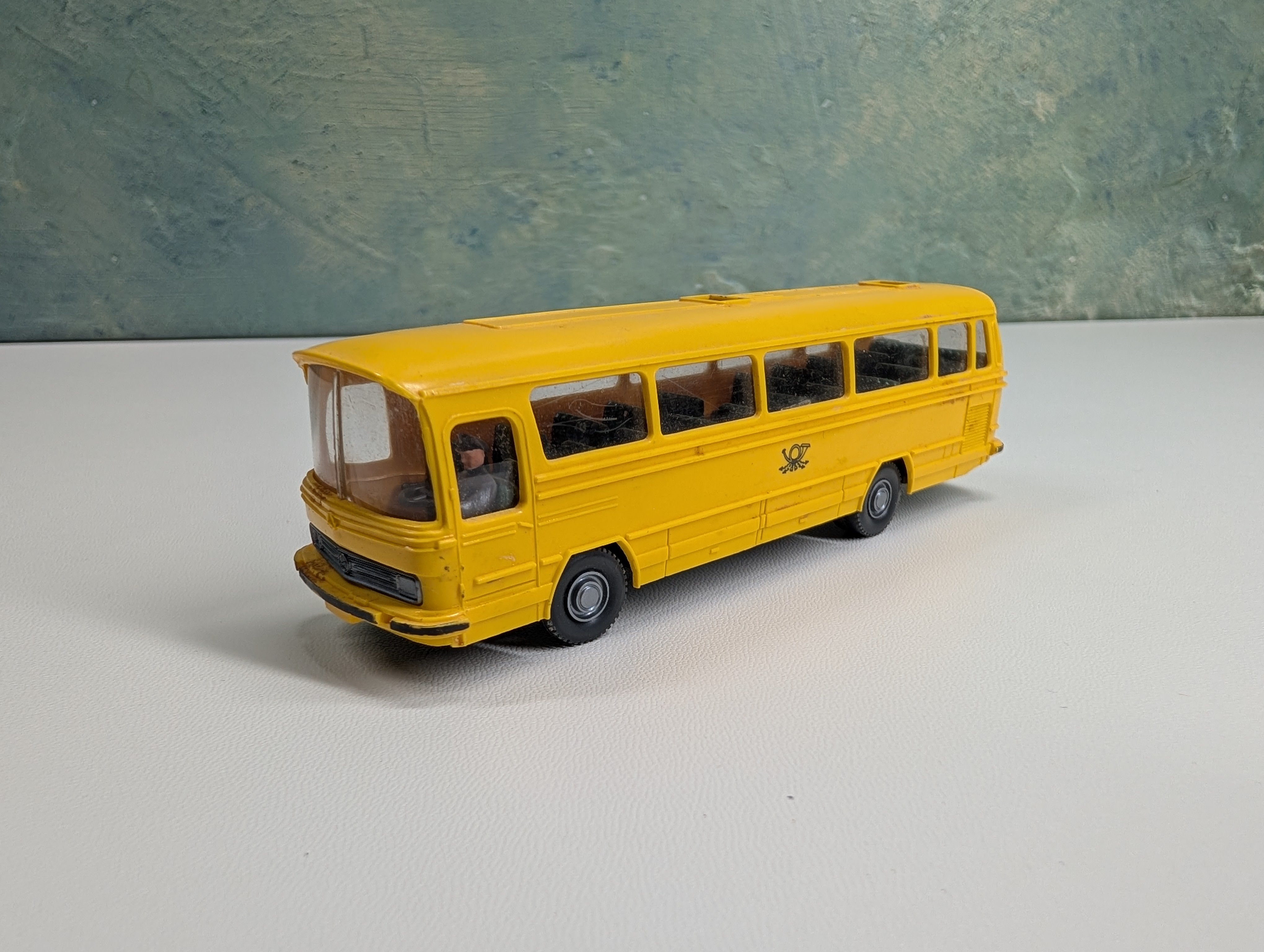 USED Wiking HO Scale Mercedes Benz Yellow Bus