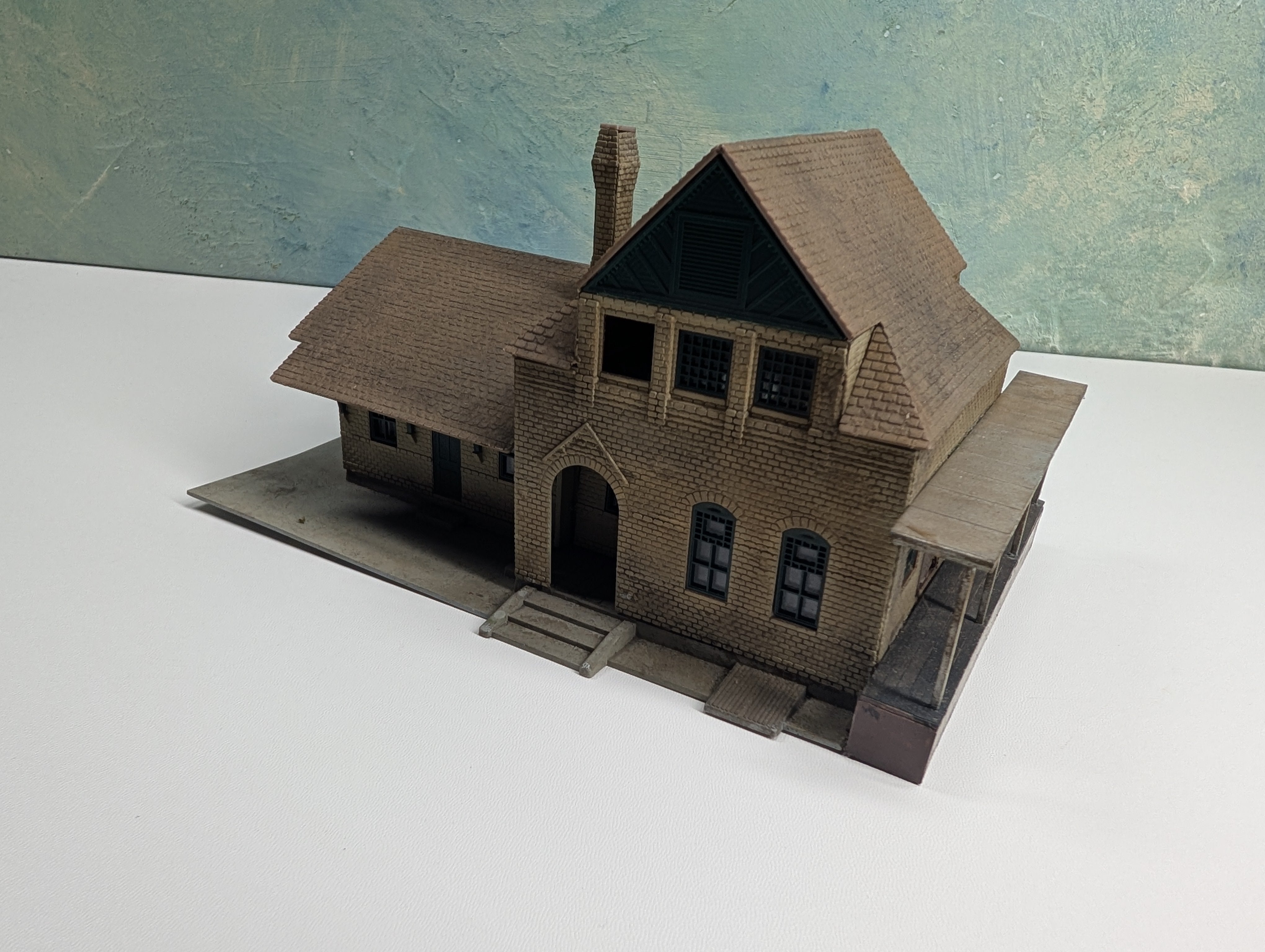 USED Life-Like HO Scale Freight Station