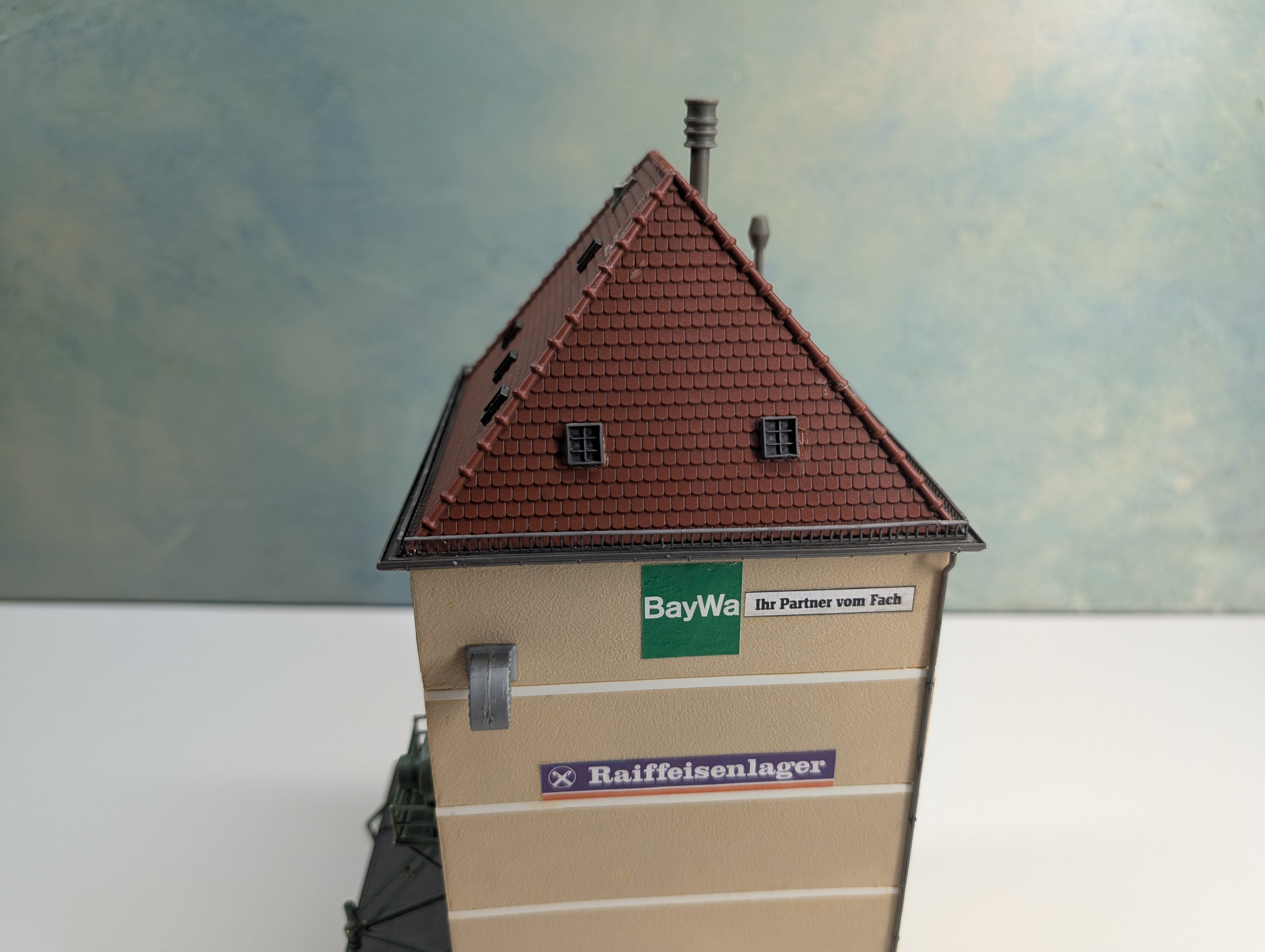 USED Pola HO Scale Silo Tower