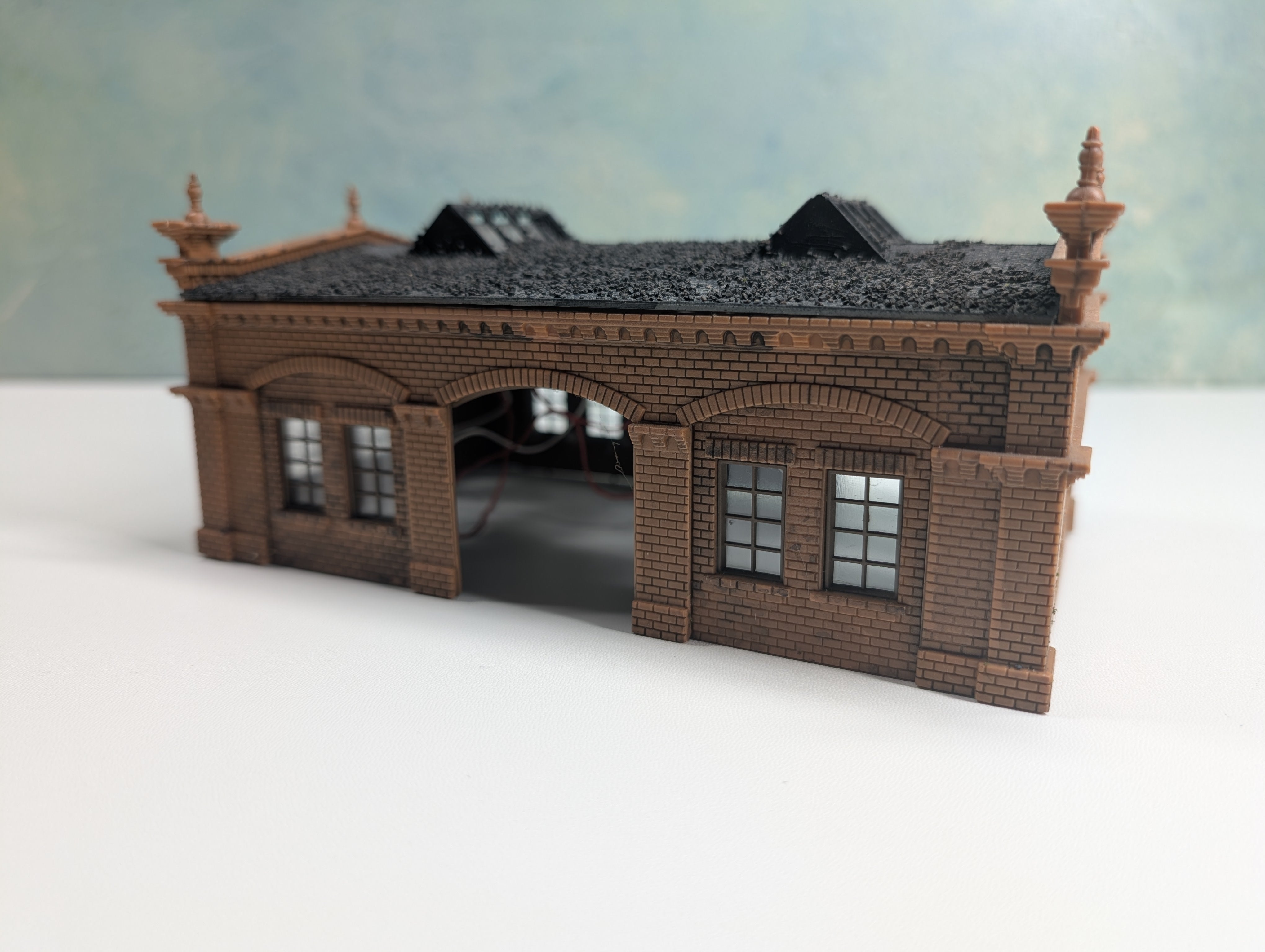 USED HO Scale Brick Factory, Warehouse (Weathered)