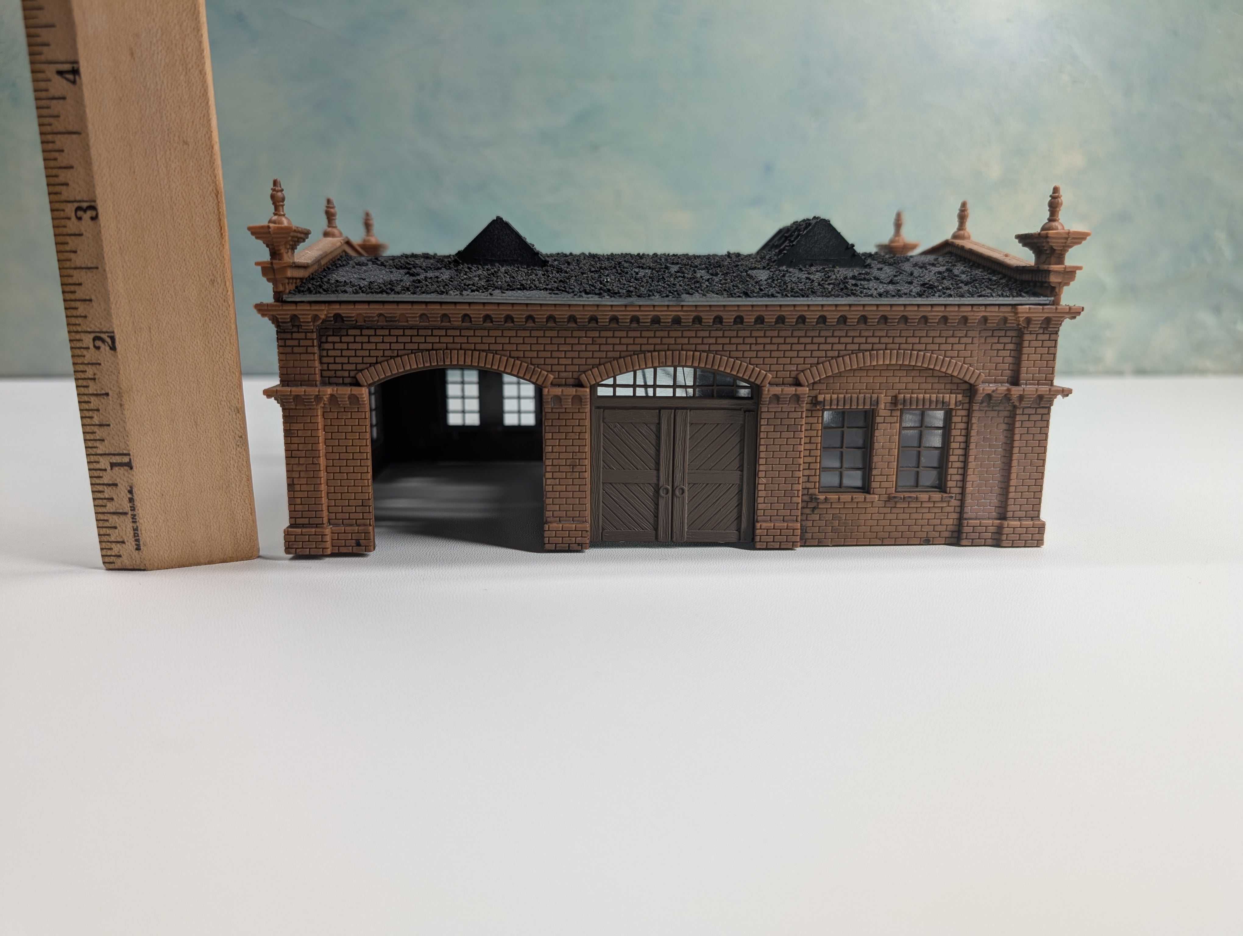 USED HO Scale Brick Factory, Warehouse (Weathered)