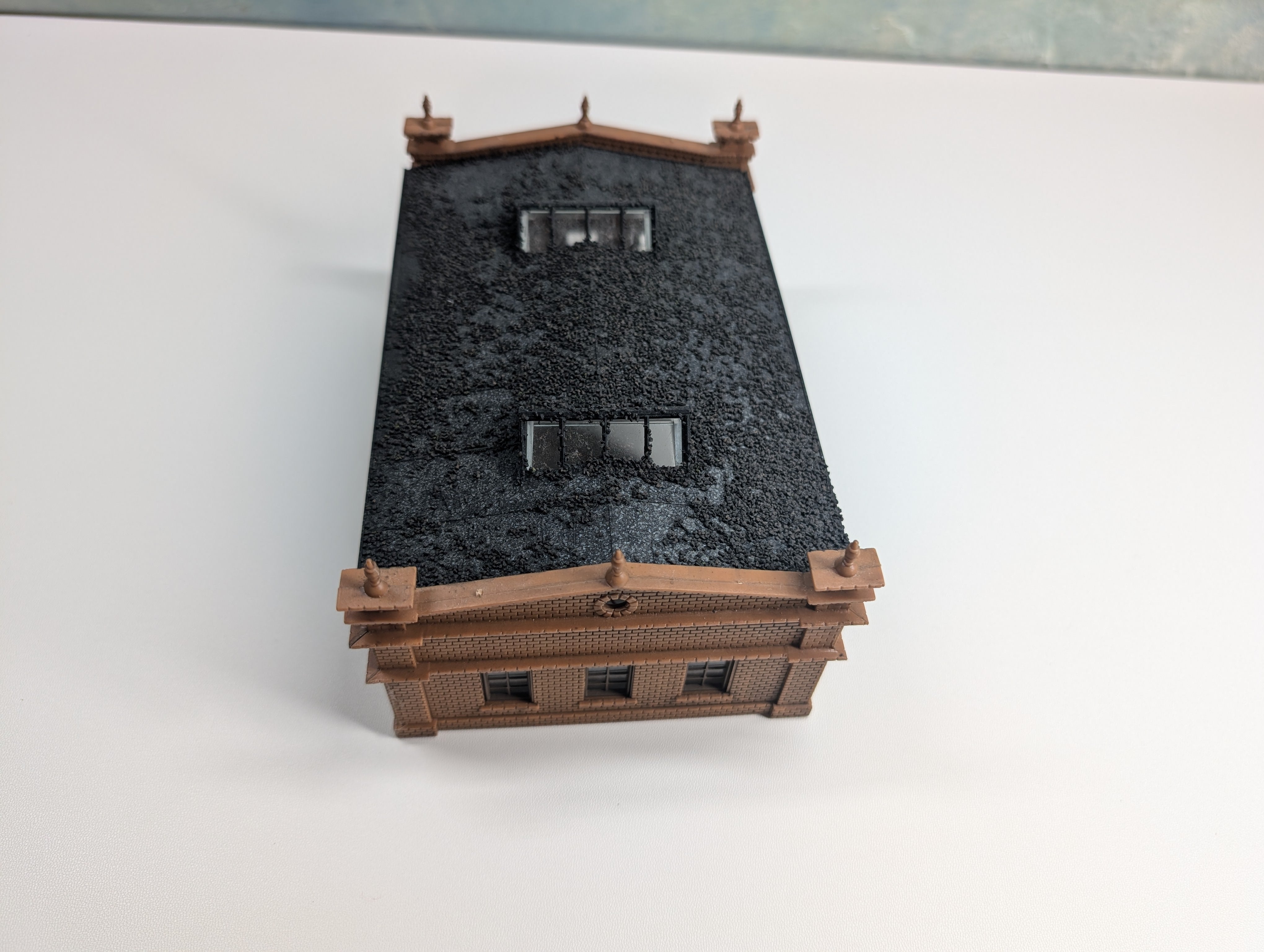 USED HO Scale Brick Factory, Warehouse (Weathered)