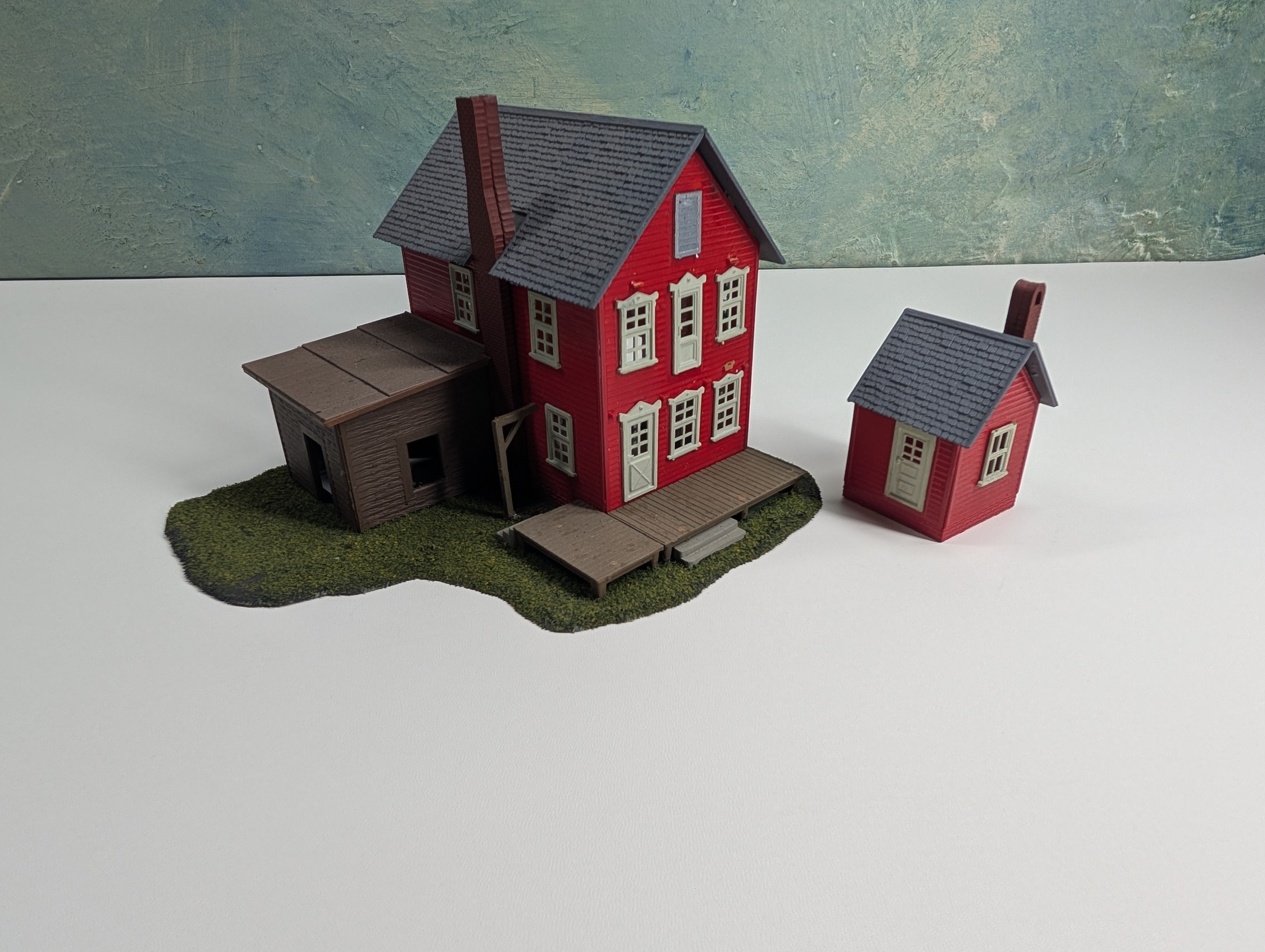 USED HO Scale Red Farm House