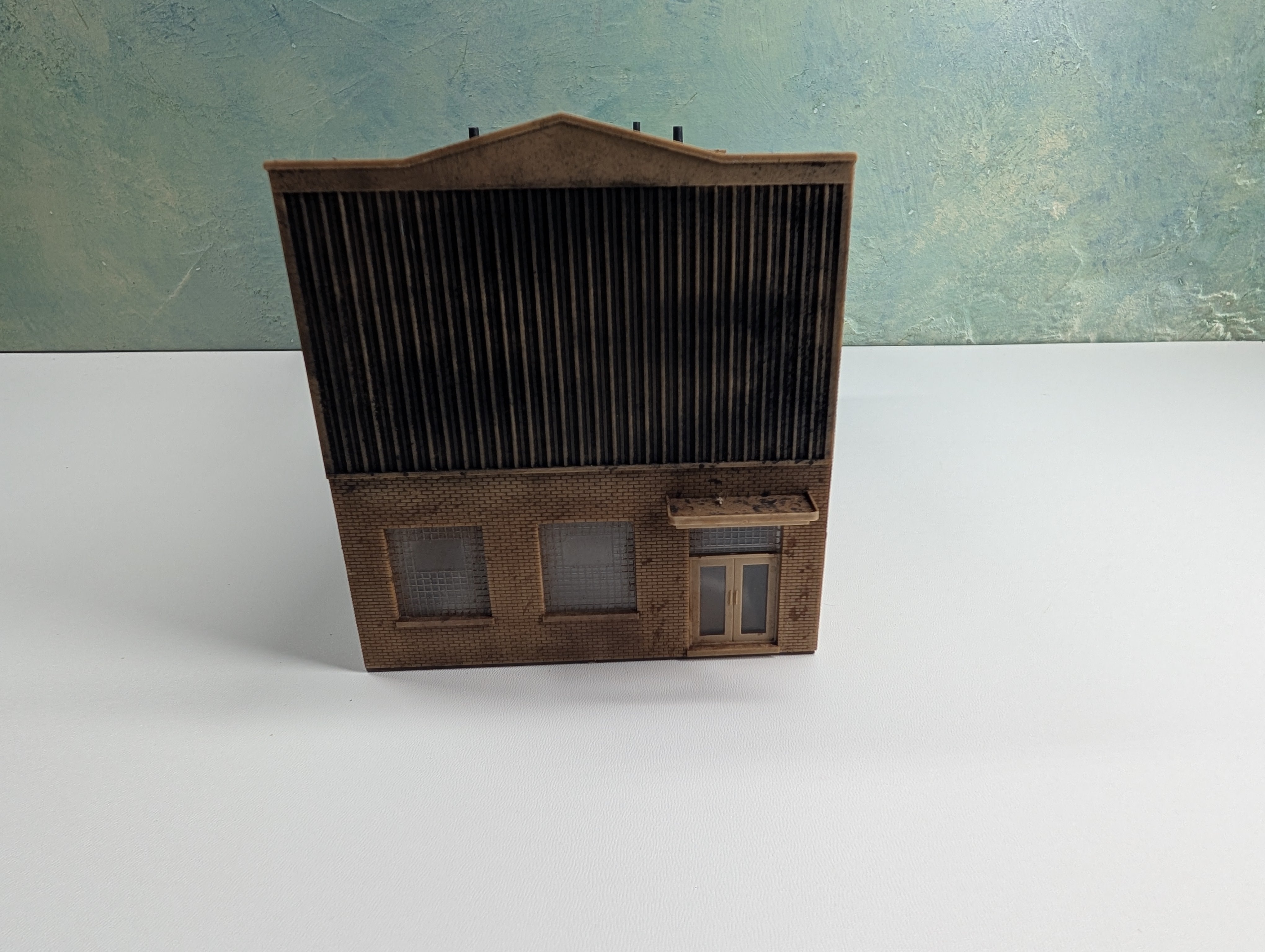 USED HO Scale Brick Factory, Warehouse (Weathered)