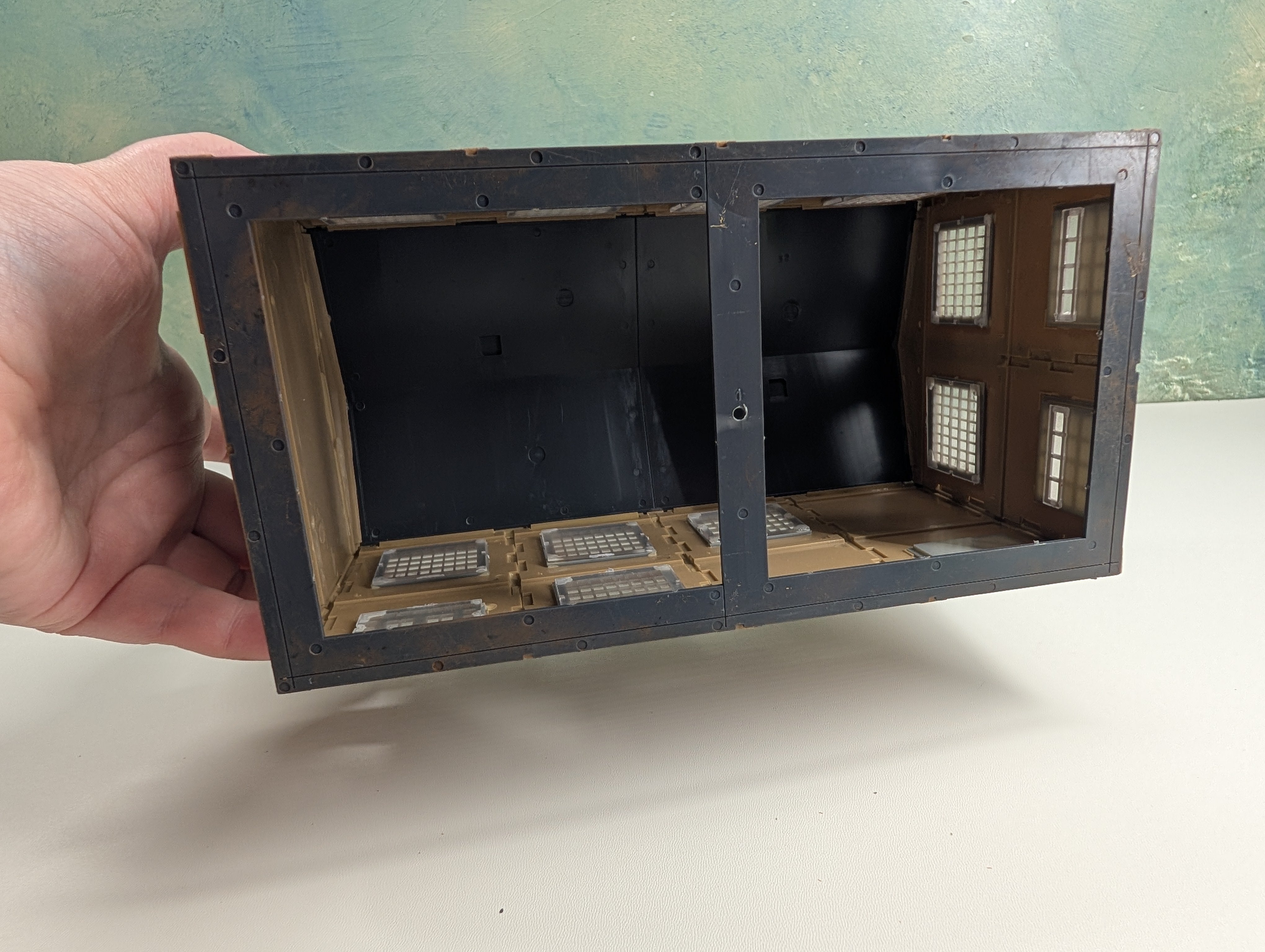 USED HO Scale Brick Factory, Warehouse (Weathered)