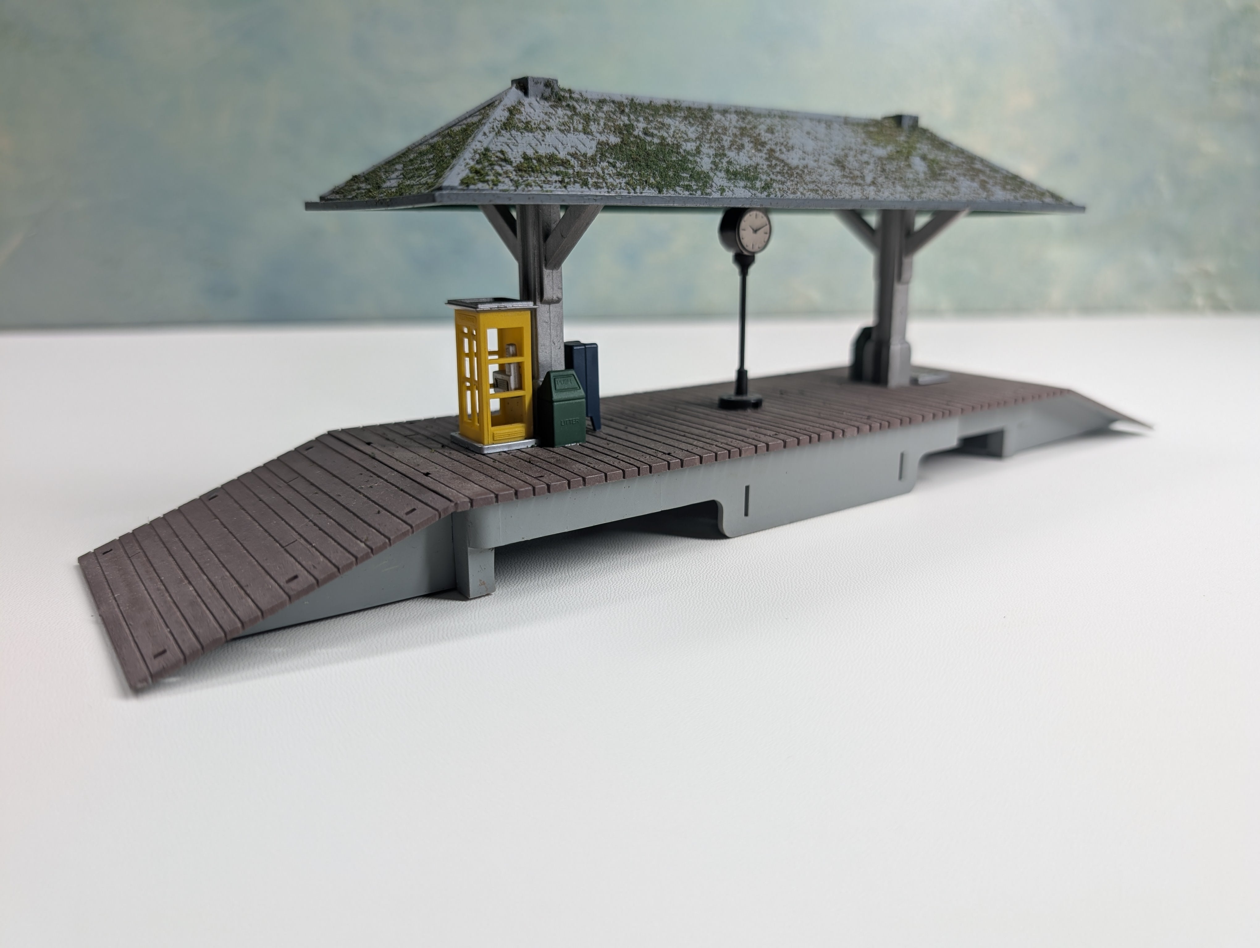 USED HO Scale Train Station Platform w/ Details (Weathered)
