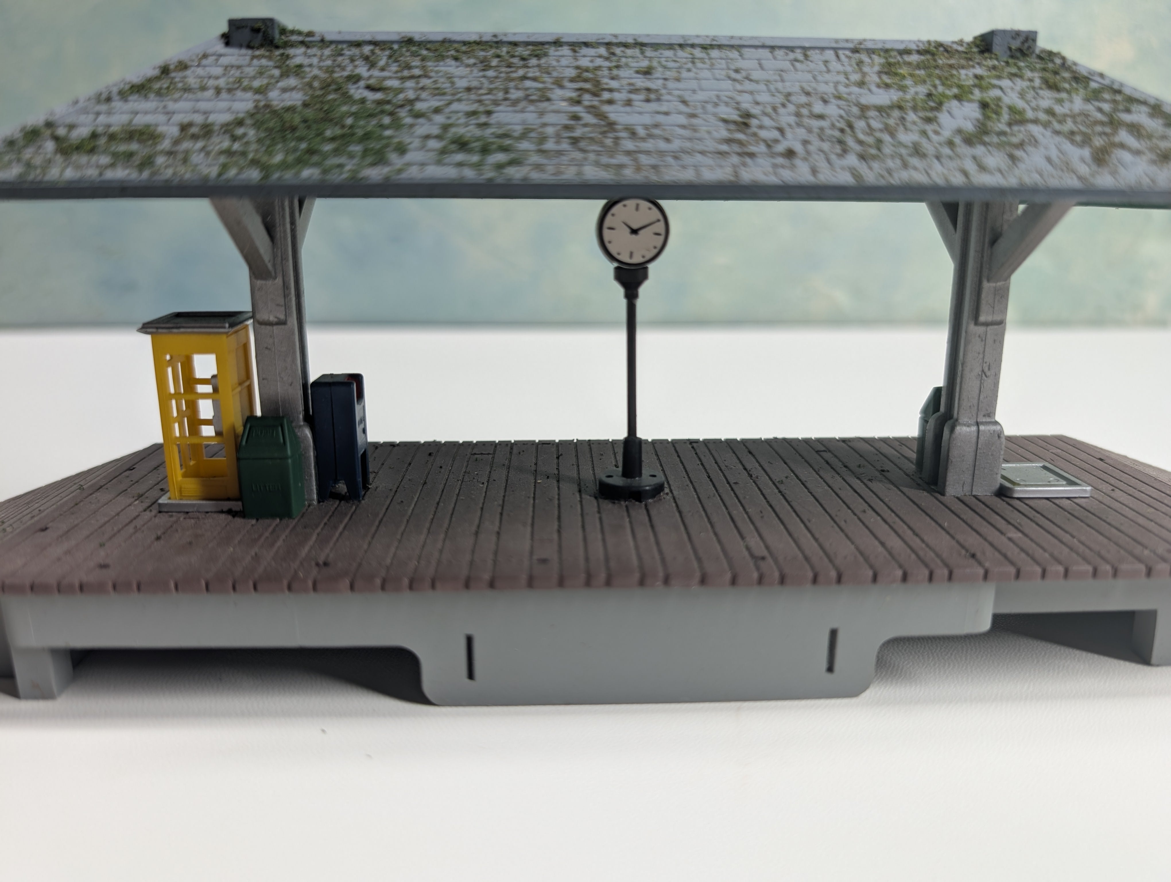 USED HO Scale Train Station Platform w/ Details (Weathered)