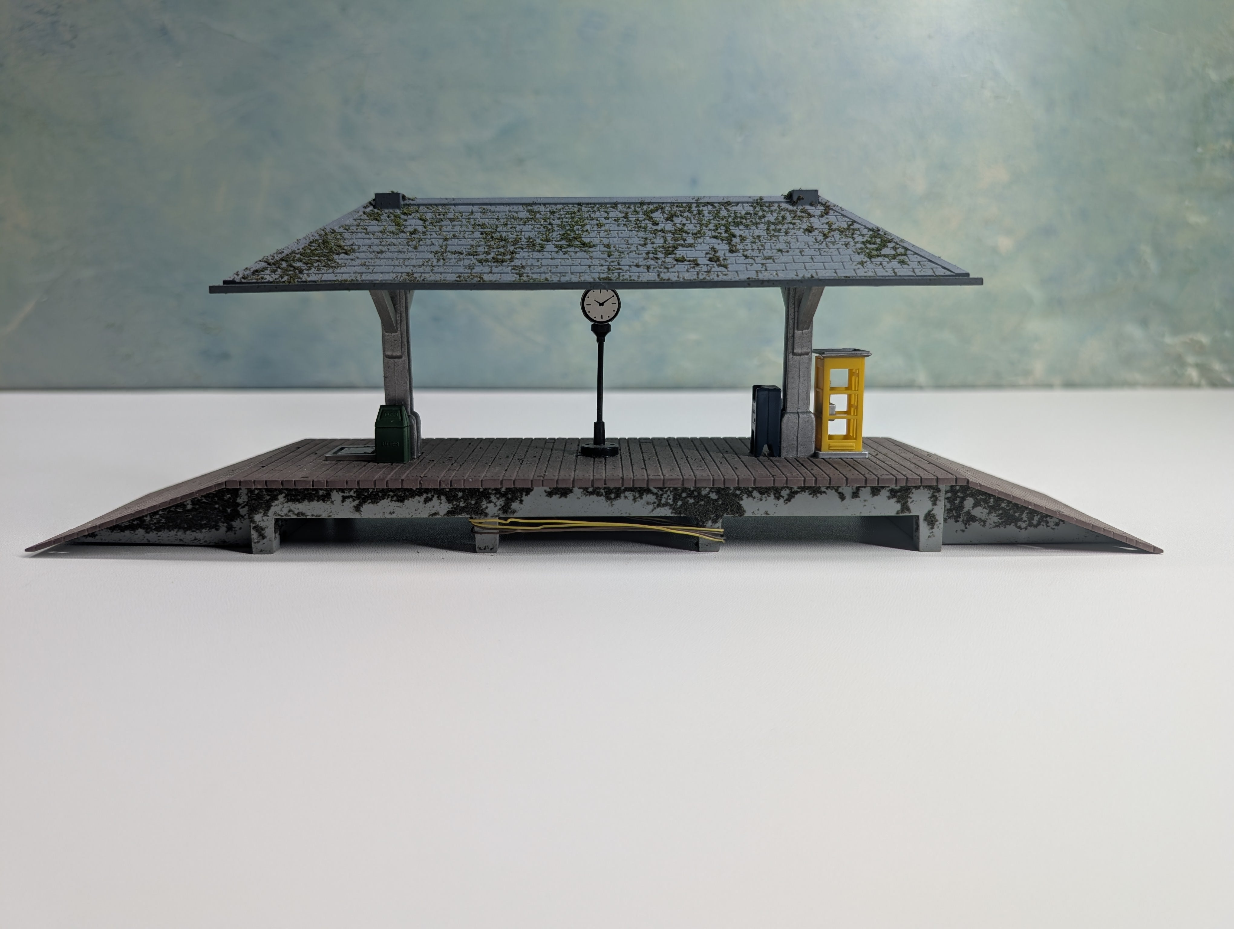 USED HO Scale Train Station Platform w/ Details (Weathered)