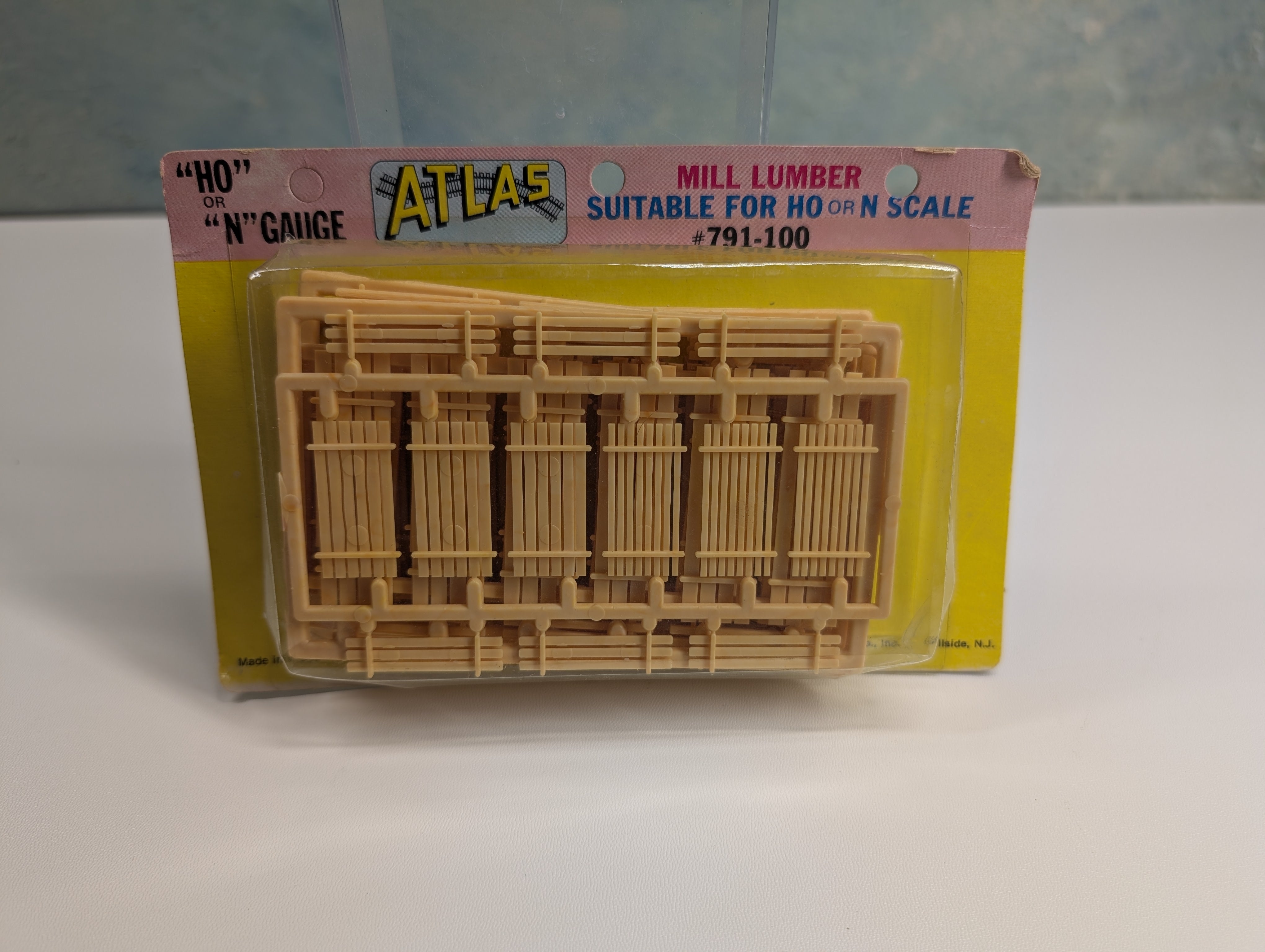 Atlas #791-100 Multi Scale Mill Lumber for HO or N Scale (Sealed)