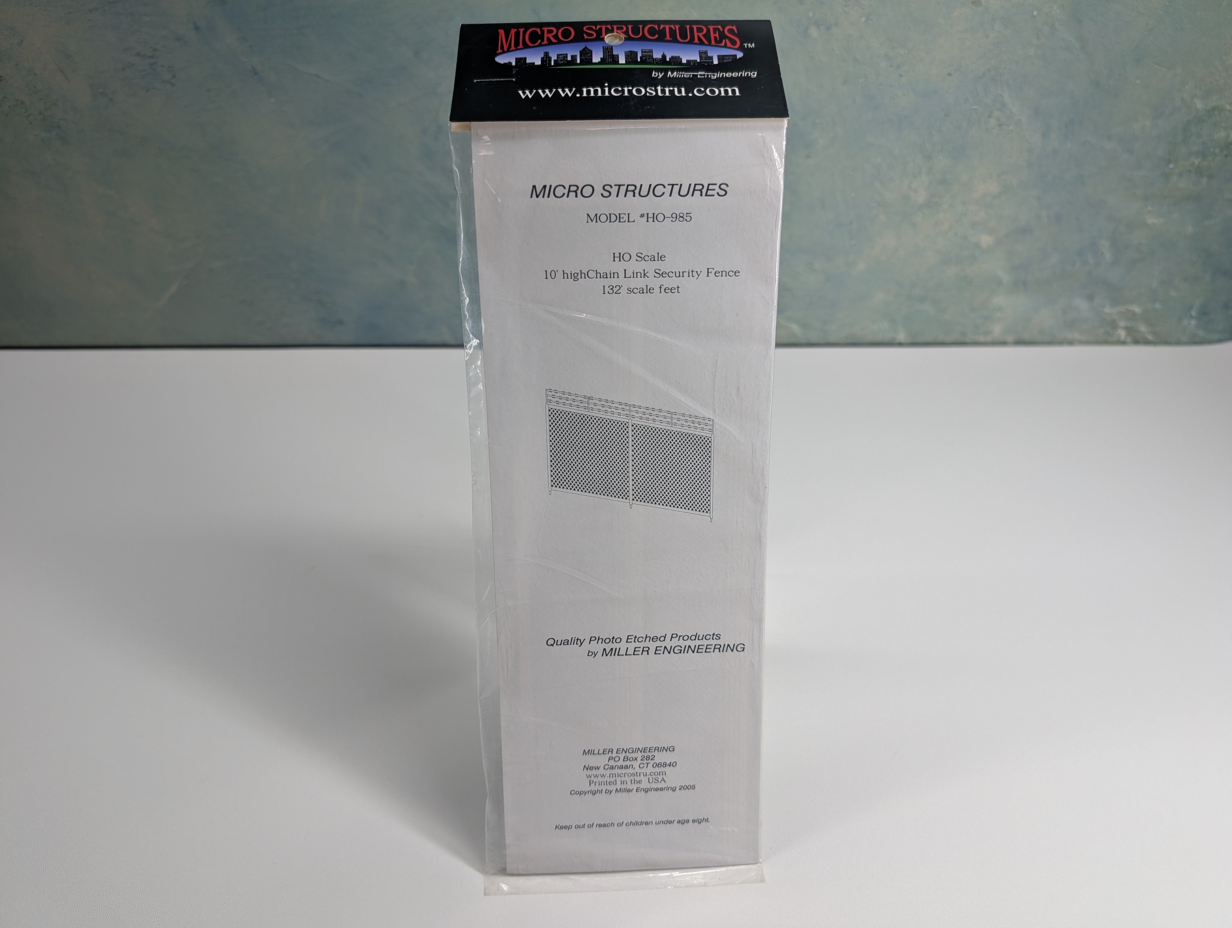 Miller Engineering #HO-985 10' High Chain Link Security Fence (132 Scale Feet)