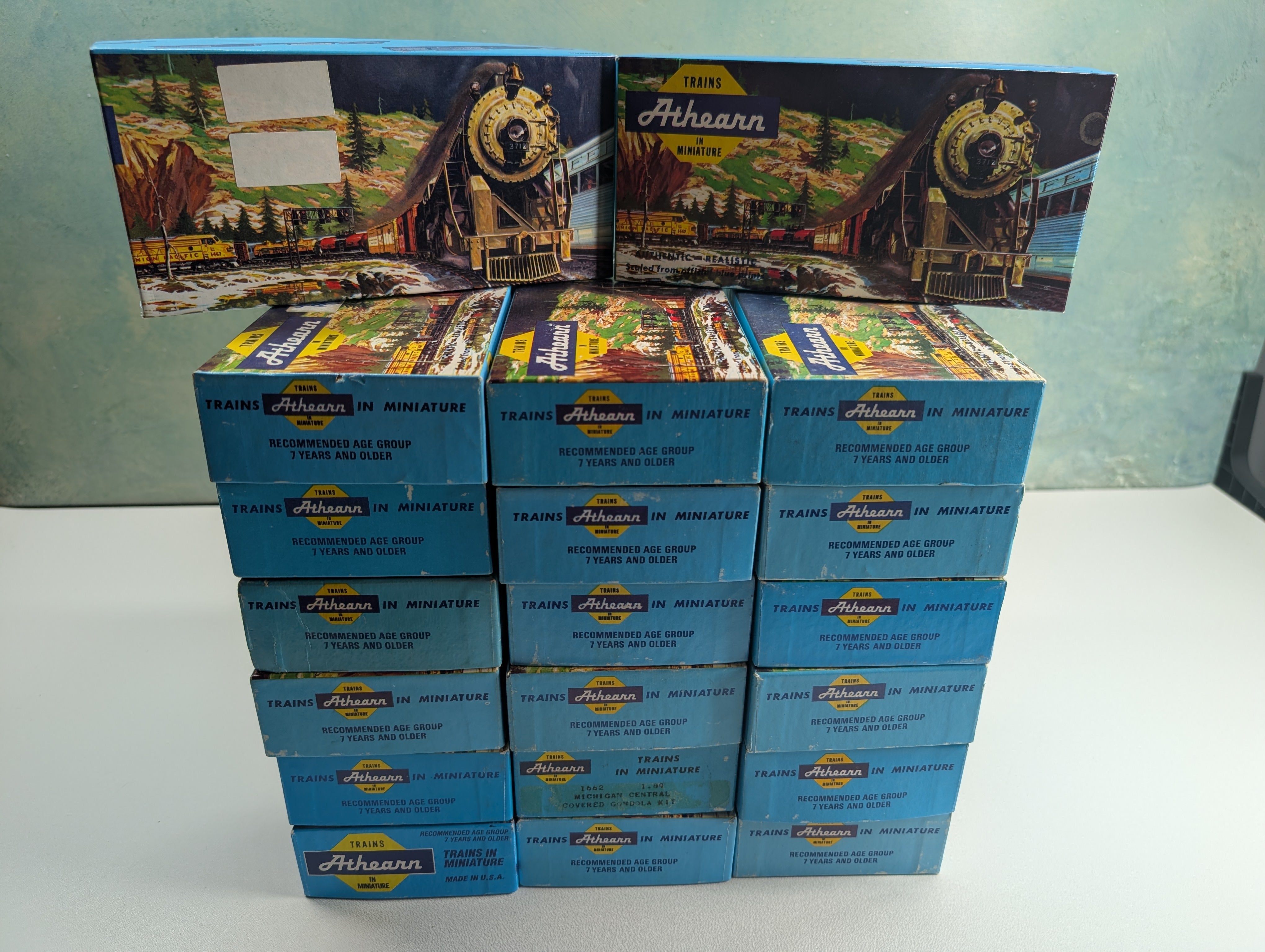 USED Athearn HO Scale Lot of Empty Train Boxes for Storage (20 pcs)