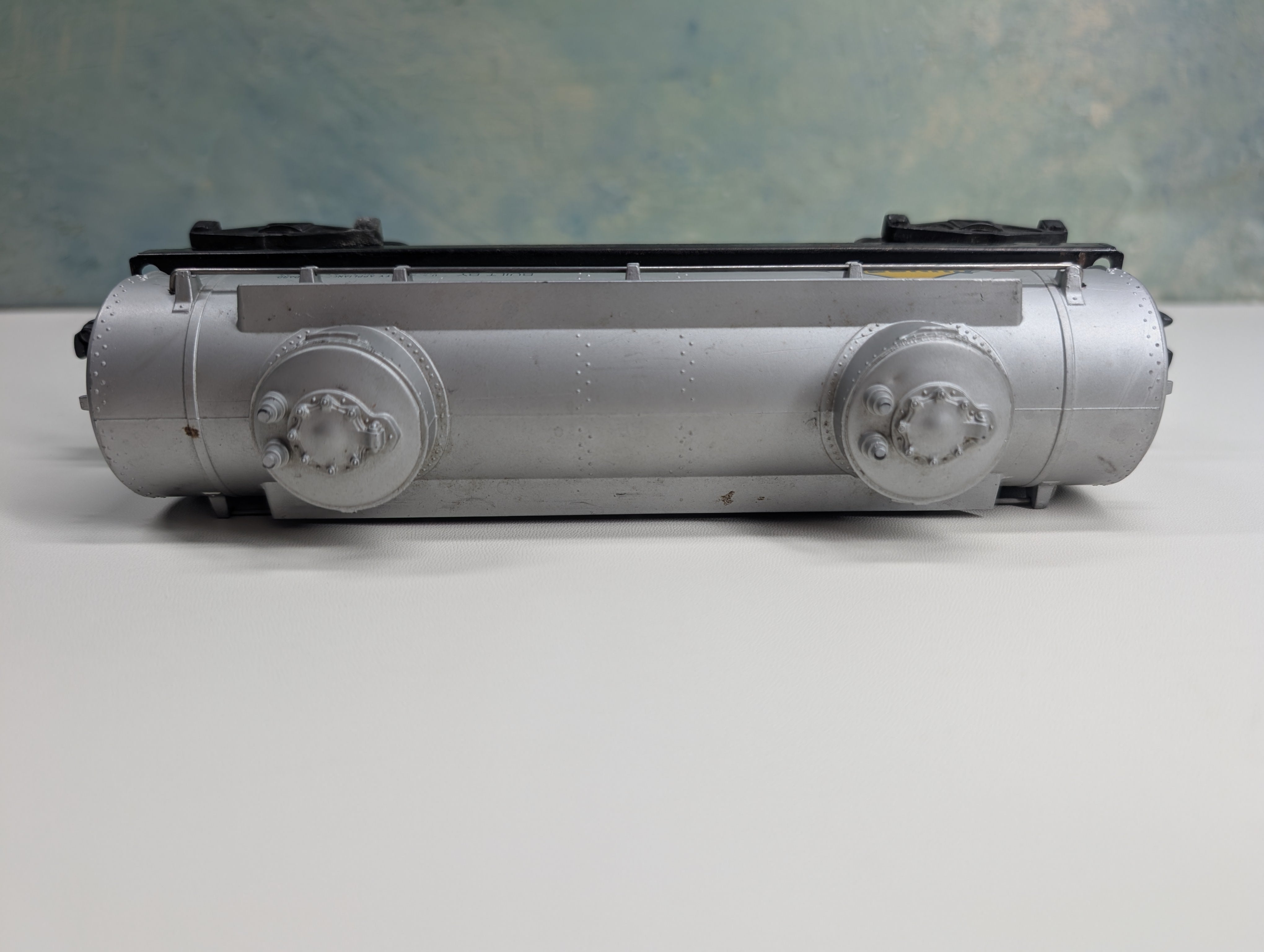 USED Lionel O 2 Dome Tank Car Sunoco