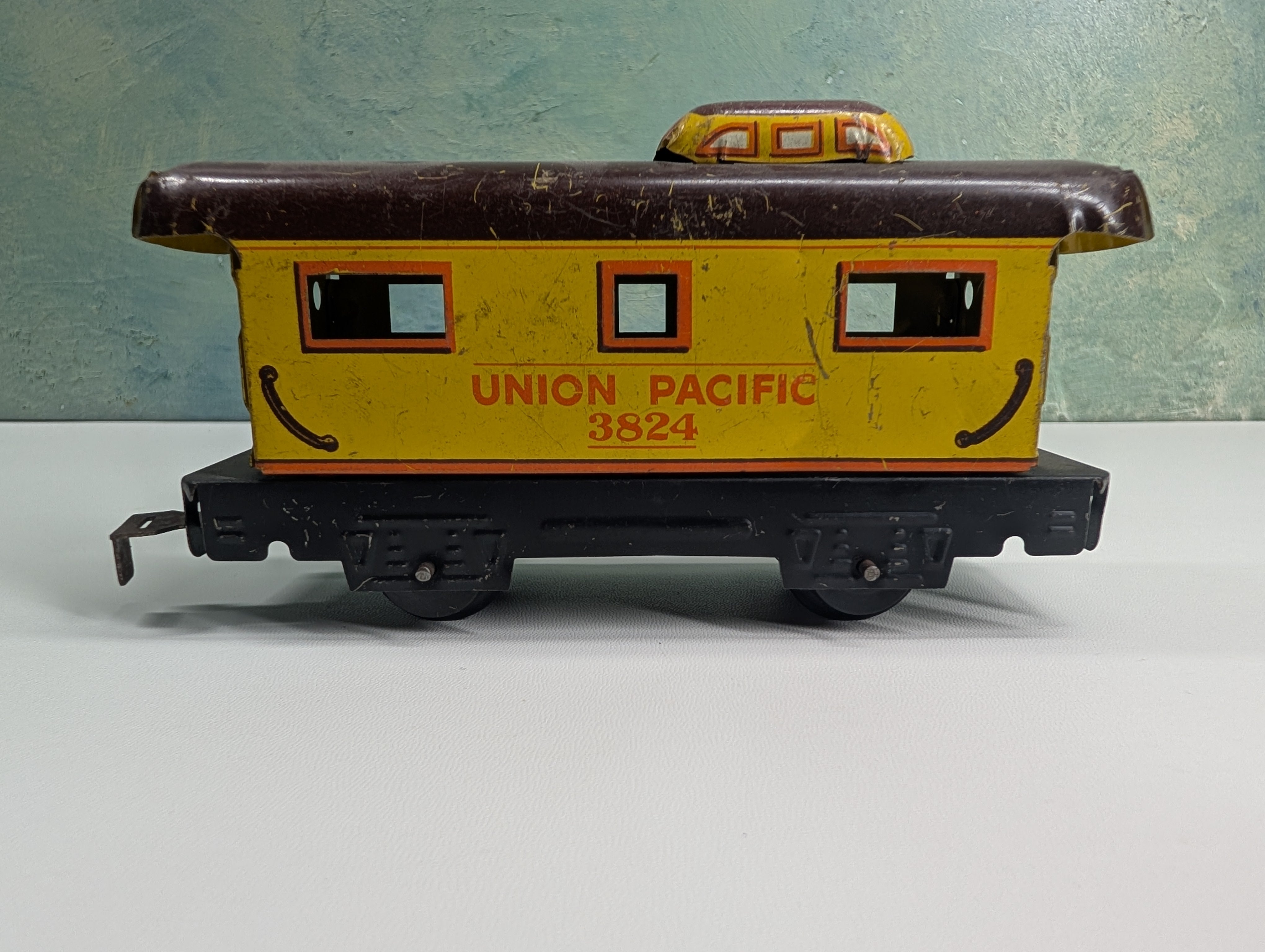USED Marx O Tin Caboose Union Pacific UP #3824