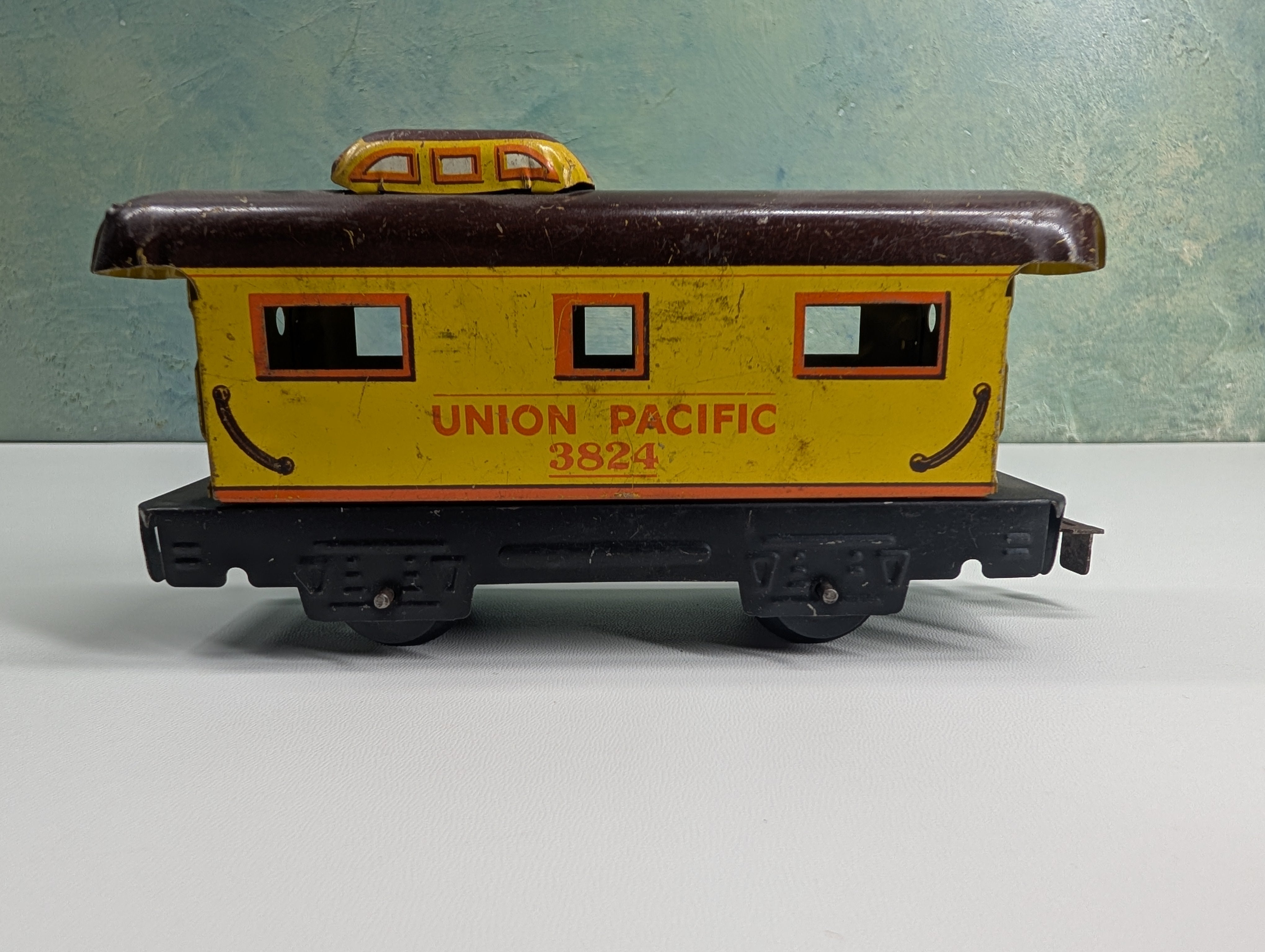 USED Marx O Tin Caboose Union Pacific UP #3824