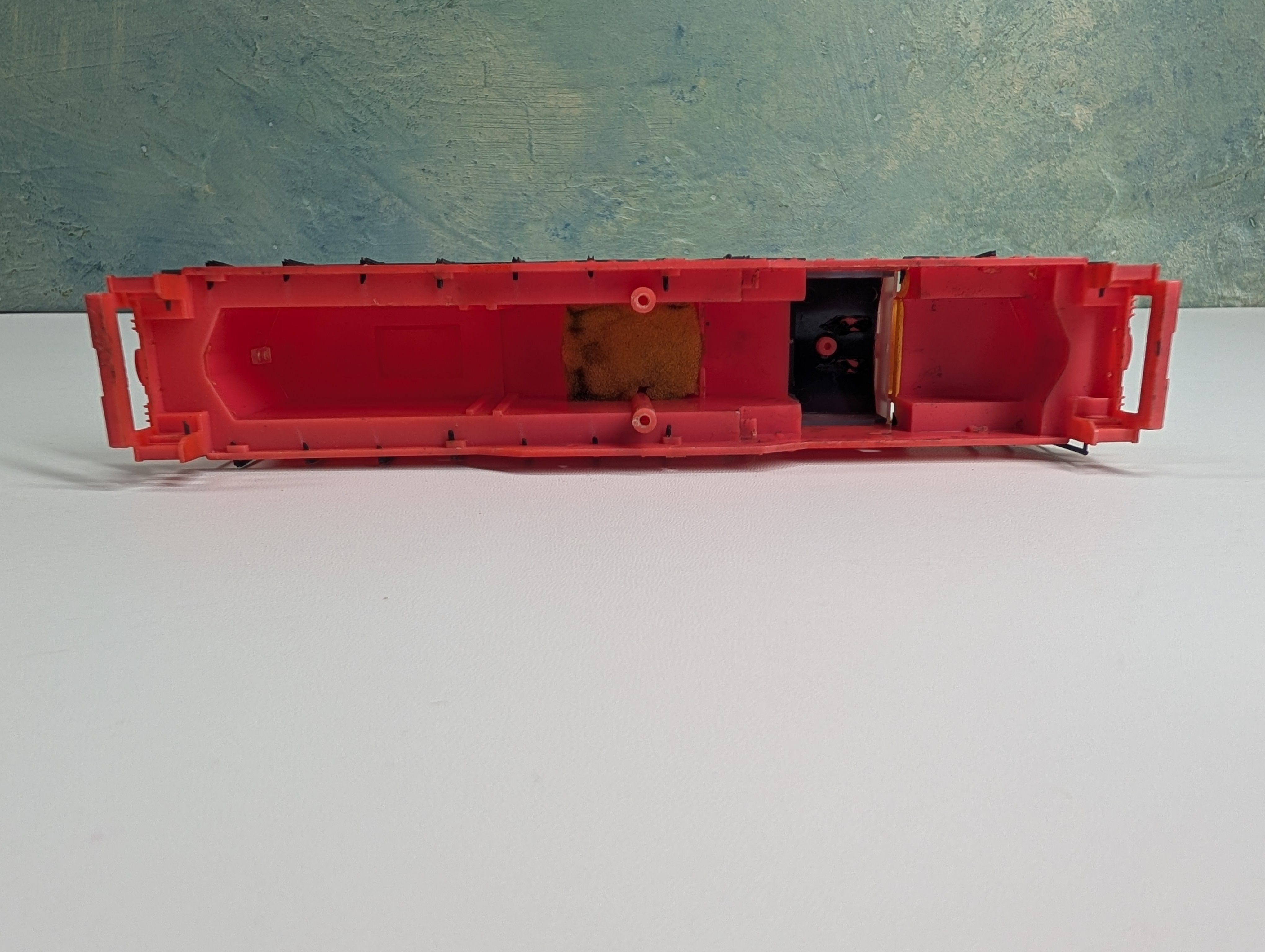 USED Cox HO Scale GP Diesel Locomotive Shell Only Rock Island #1279