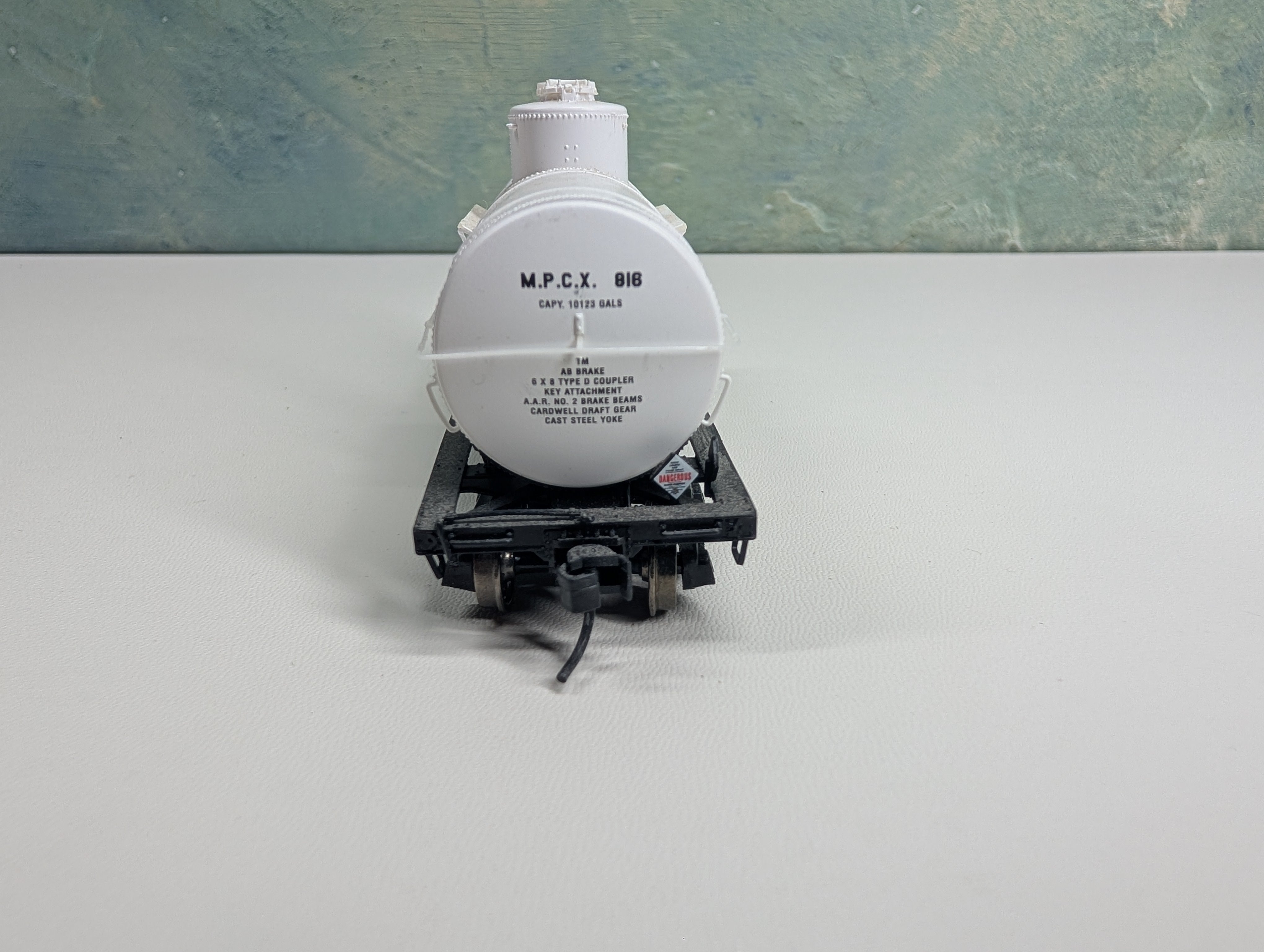 USED Life-Like HO Scale Single Dome Tank Car MPCX #816 Proto 2000, Metal Wheels