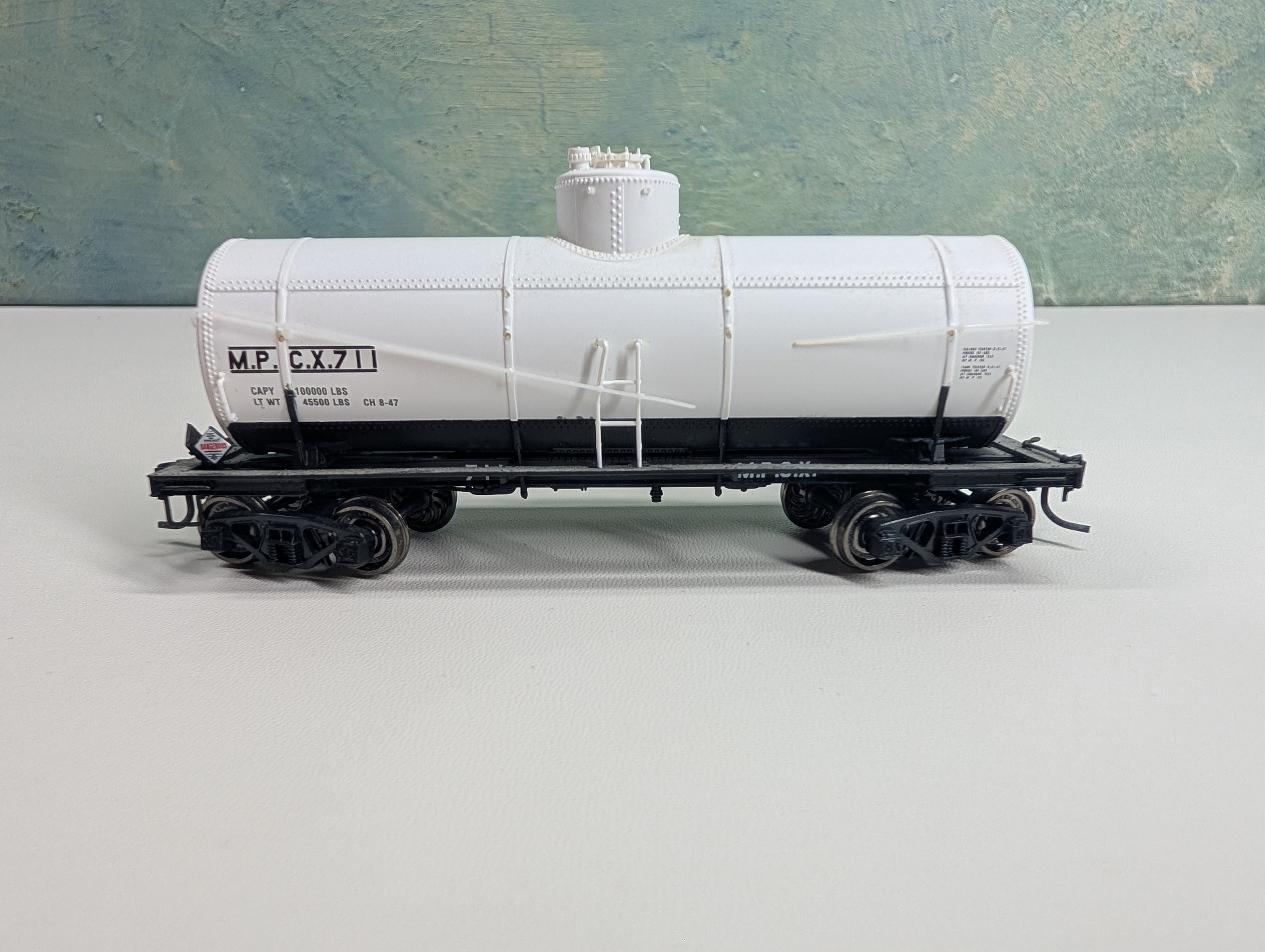 USED Life-Like HO Scale Single Dome Tank Car MPCX #711 Proto 2000, Metal Wheels