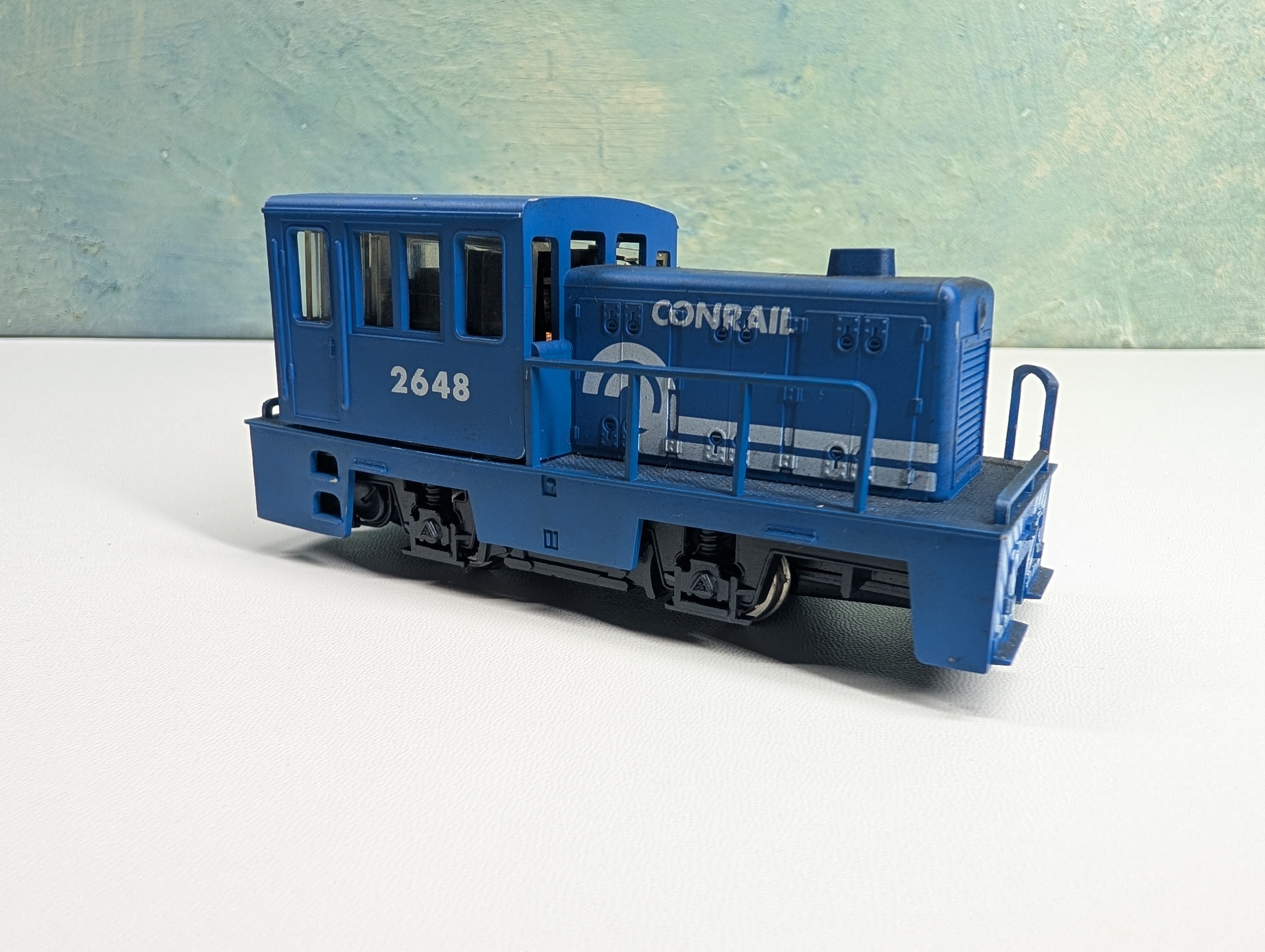 USED AHM HO Scale GE 35 Ton Switcher Locomotive Conrail #2648 Tested DC