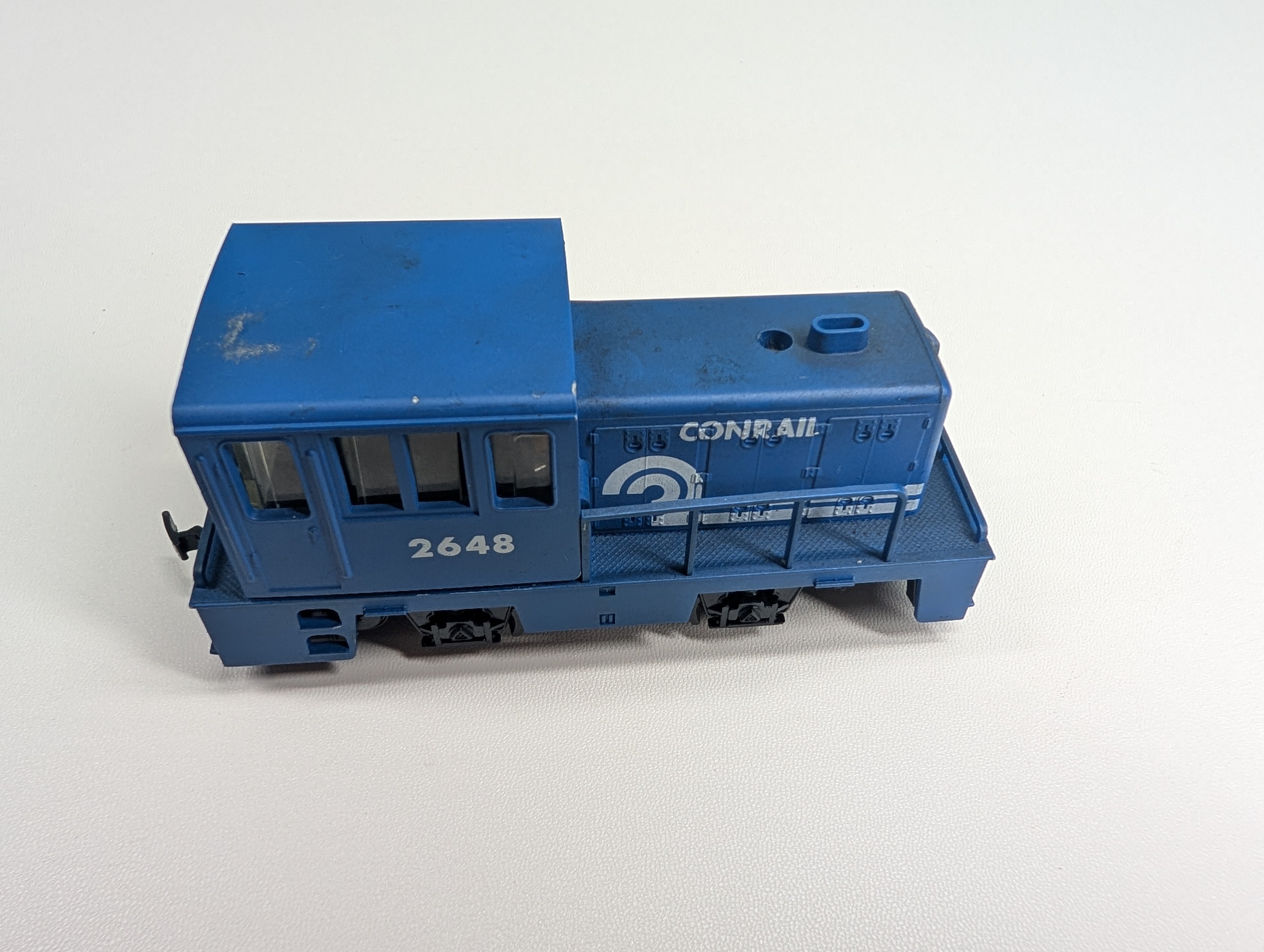 USED AHM HO Scale GE 35 Ton Switcher Locomotive Conrail #2648 Tested DC