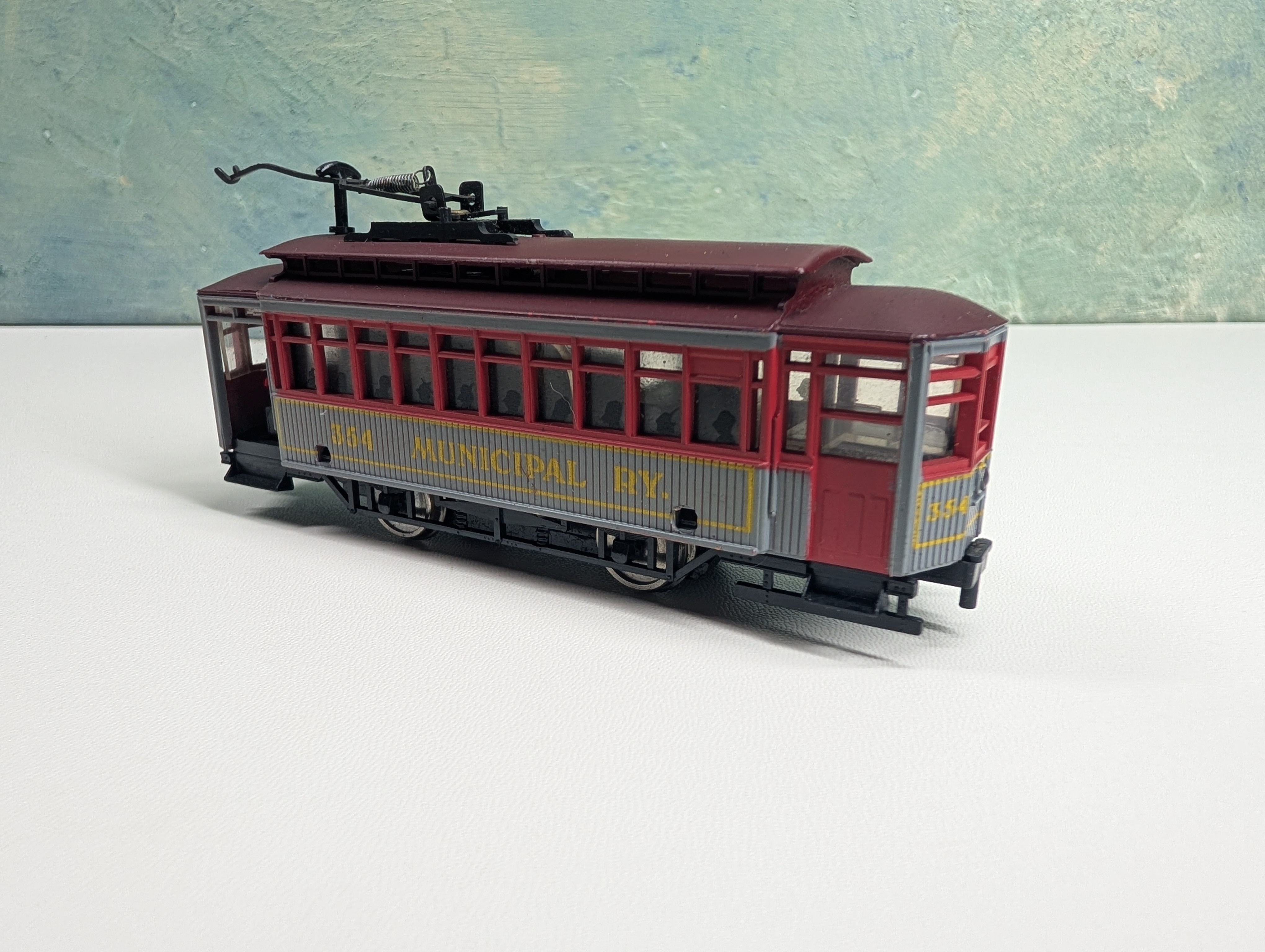 USED AHM HO Scale Trolley Municipal Railway #354 Tested DC