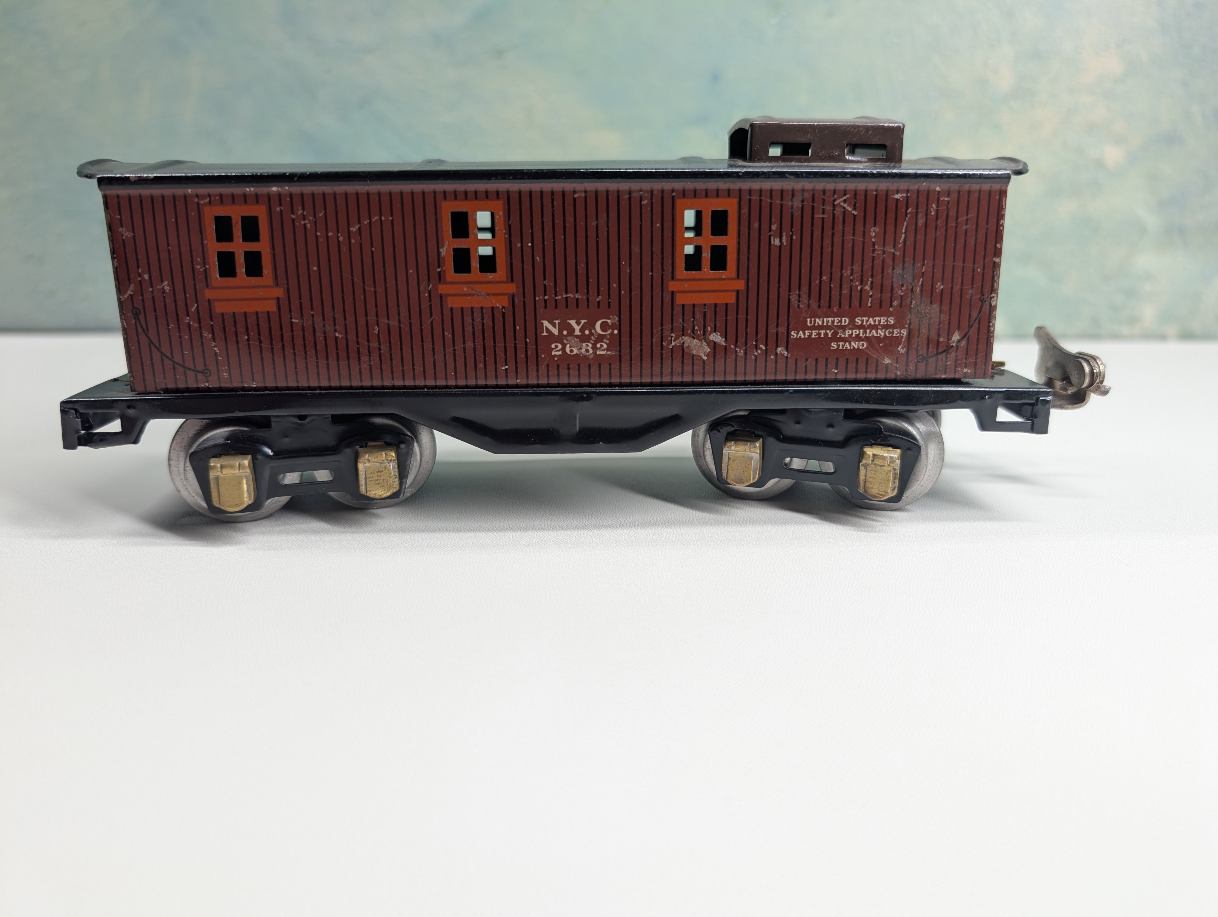 USED Lionel O Tin Pre-War Caboose New York Central NYC #2682 US Safety Applicanes Stand