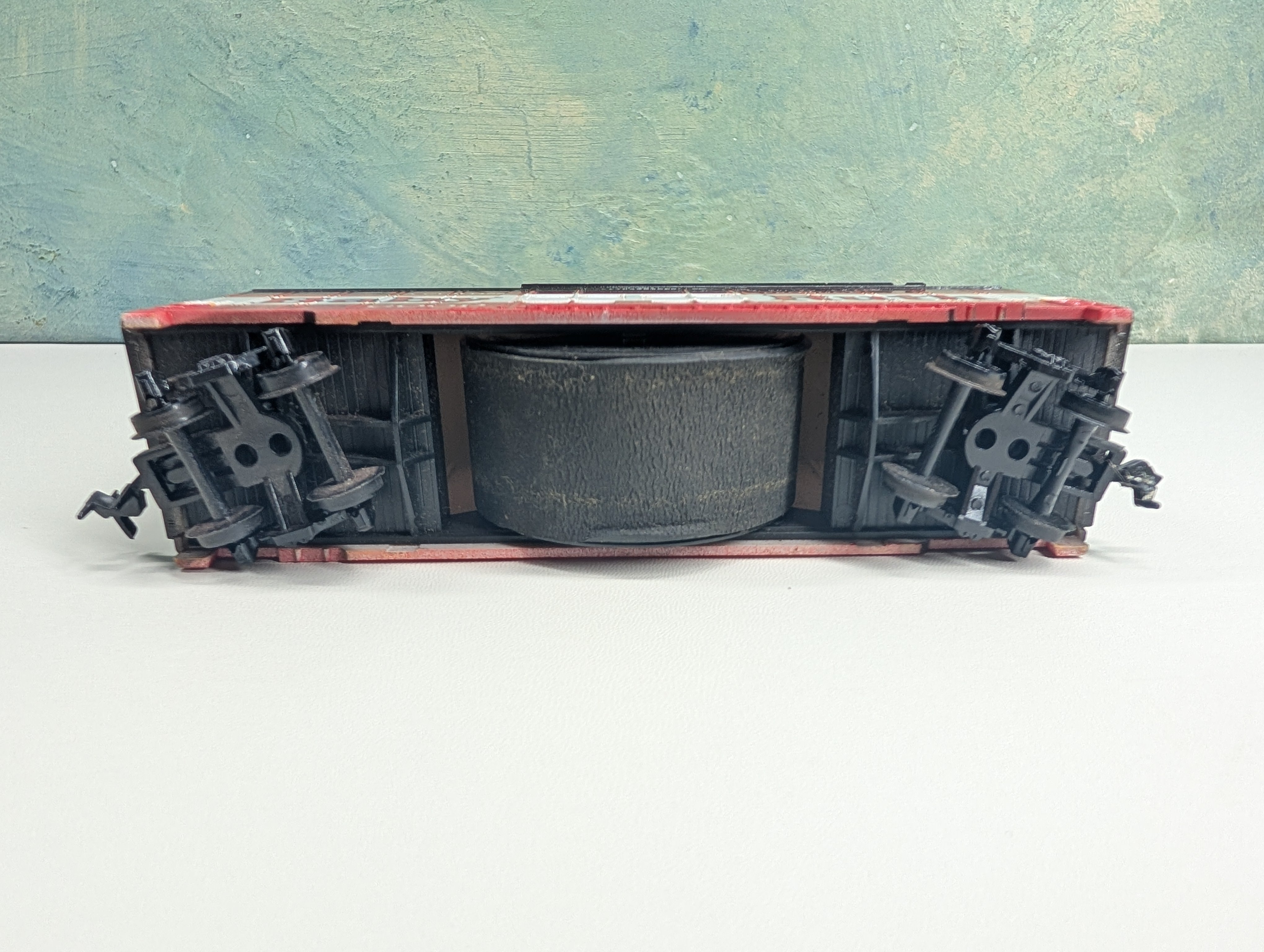 USED HO Scale HI-Cube Box Car w/ Rattle Baby Ruth NADX #5324