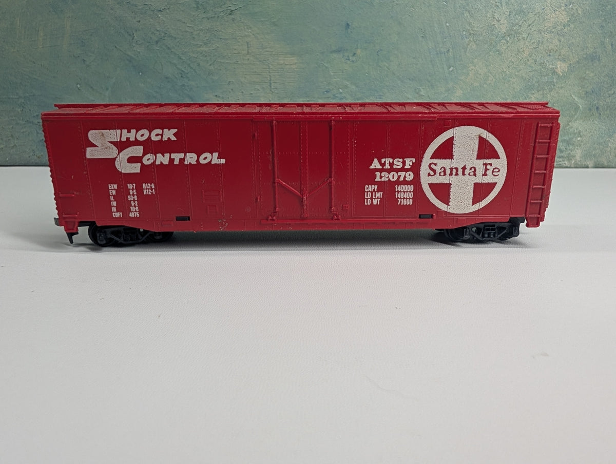 USED Tyco HO Scale 50' Box Car Santa Fe ATSF #12079 Shock Control
