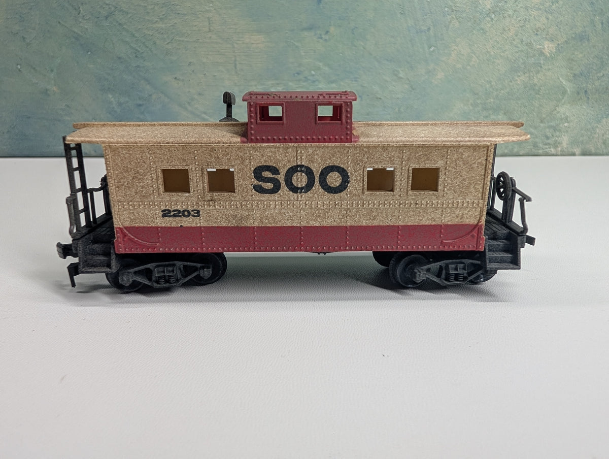 USED HO Scale Weathered Caboose SOO #2203