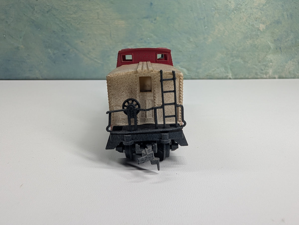 USED HO Scale Weathered Caboose SOO #2203