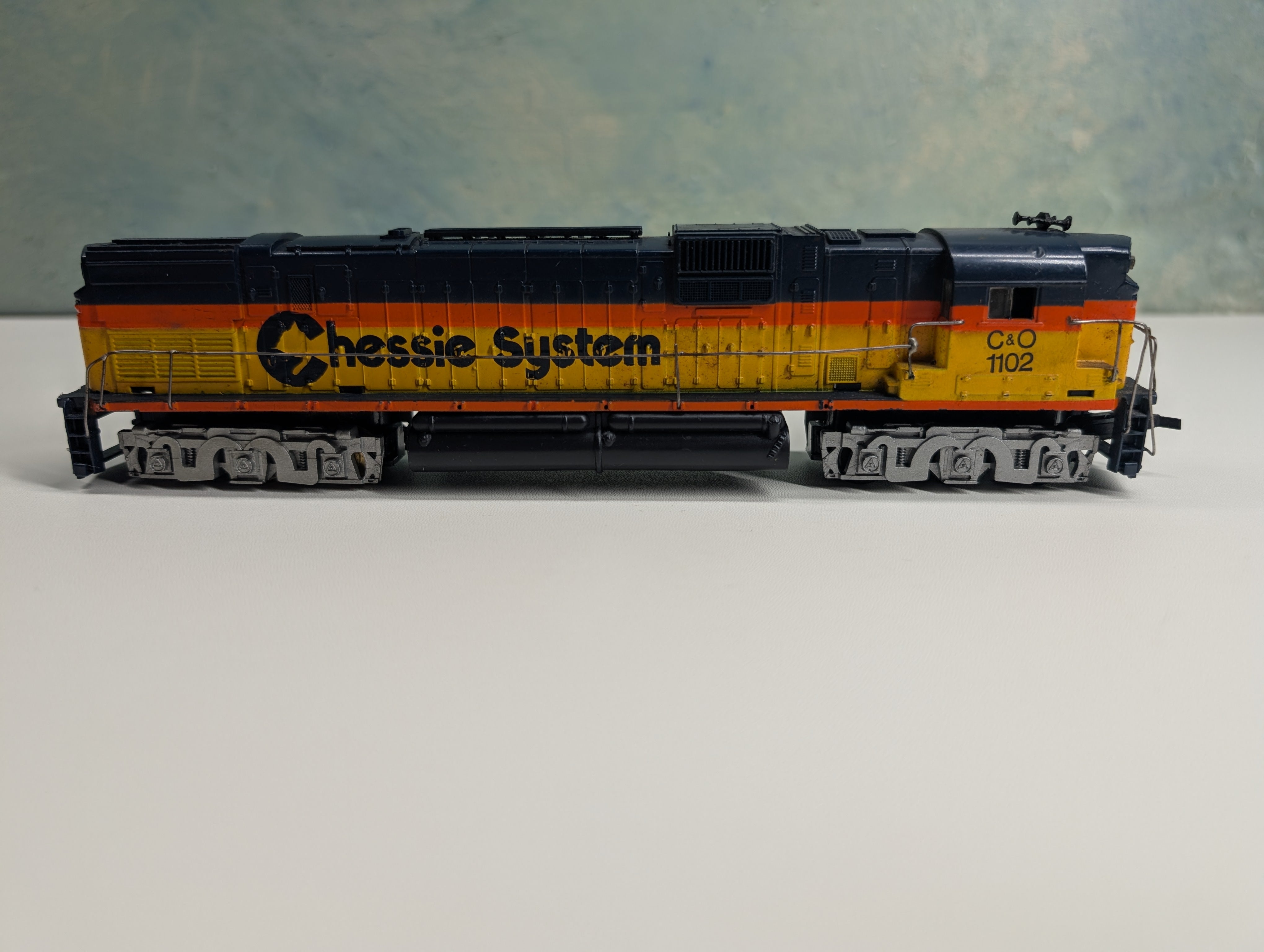 USED Tyco HO Scale Alco 630 Diesel Locomotive Chessie System C&O #1102 Tested DC