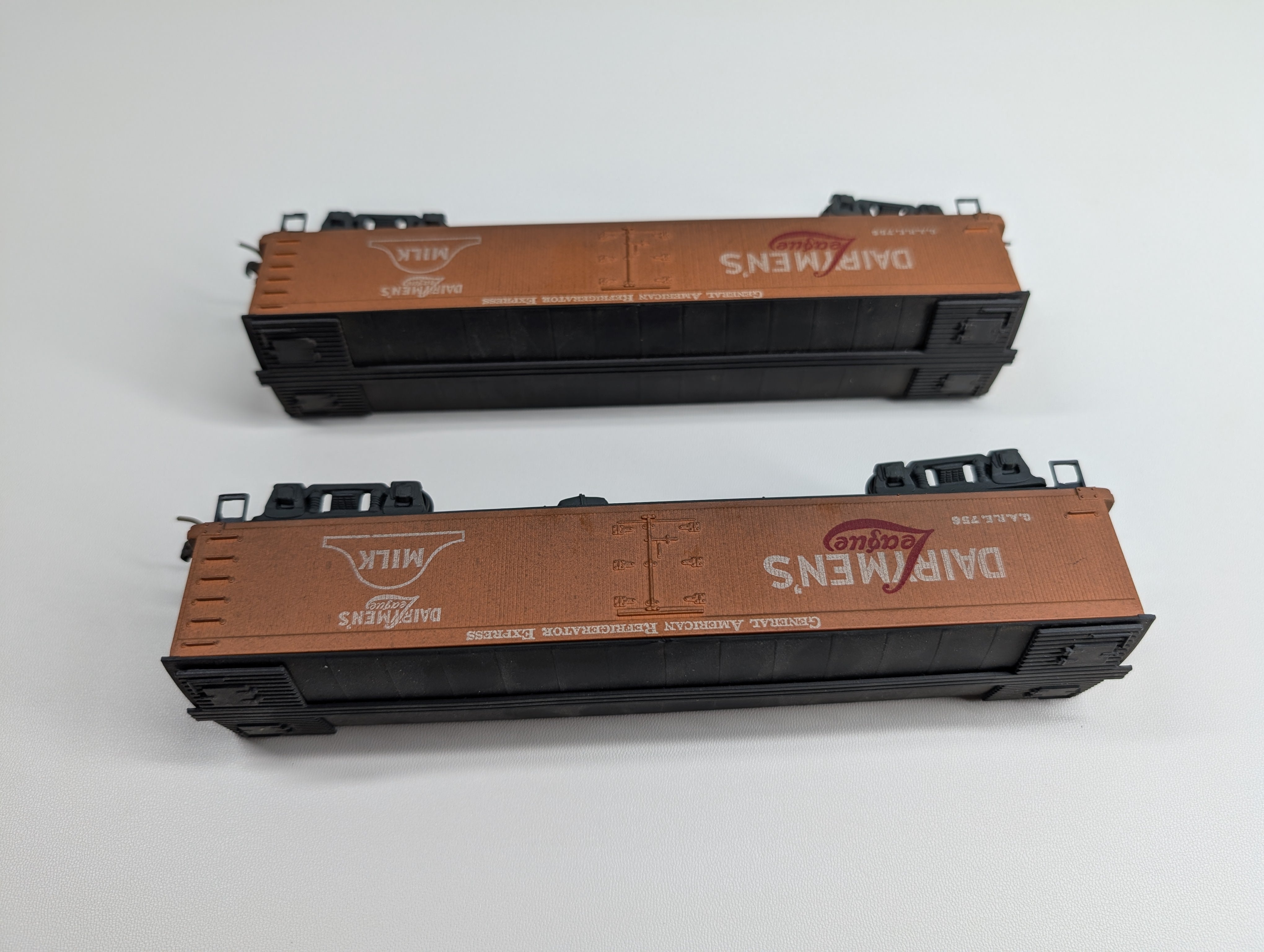 USED Athearn HO Scale Milk Tank Car Dairymen's League GARE #758 Weathered (2 pcs)