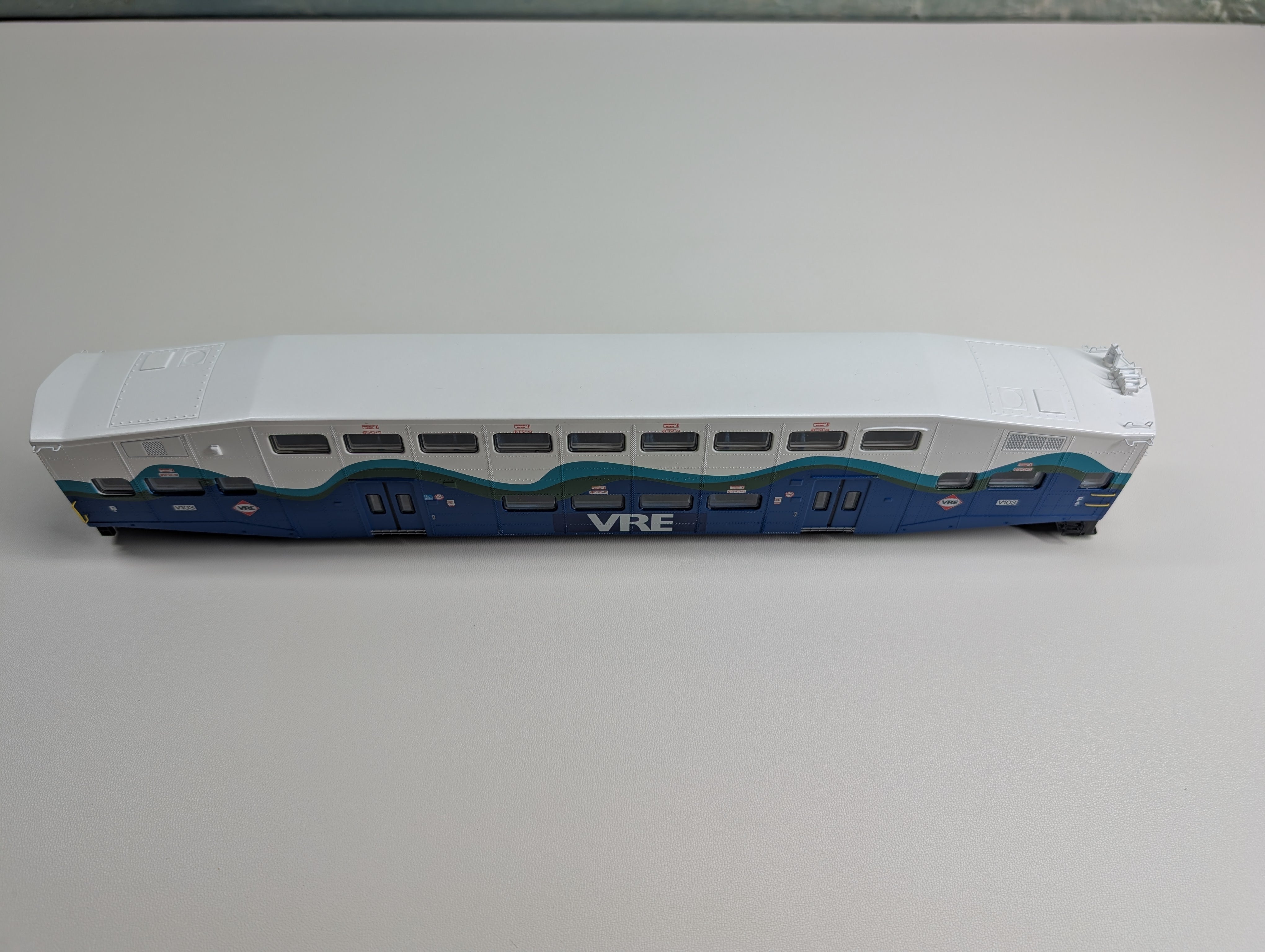 USED Athearn HO Scale Bombardier Coach Car VRE #103