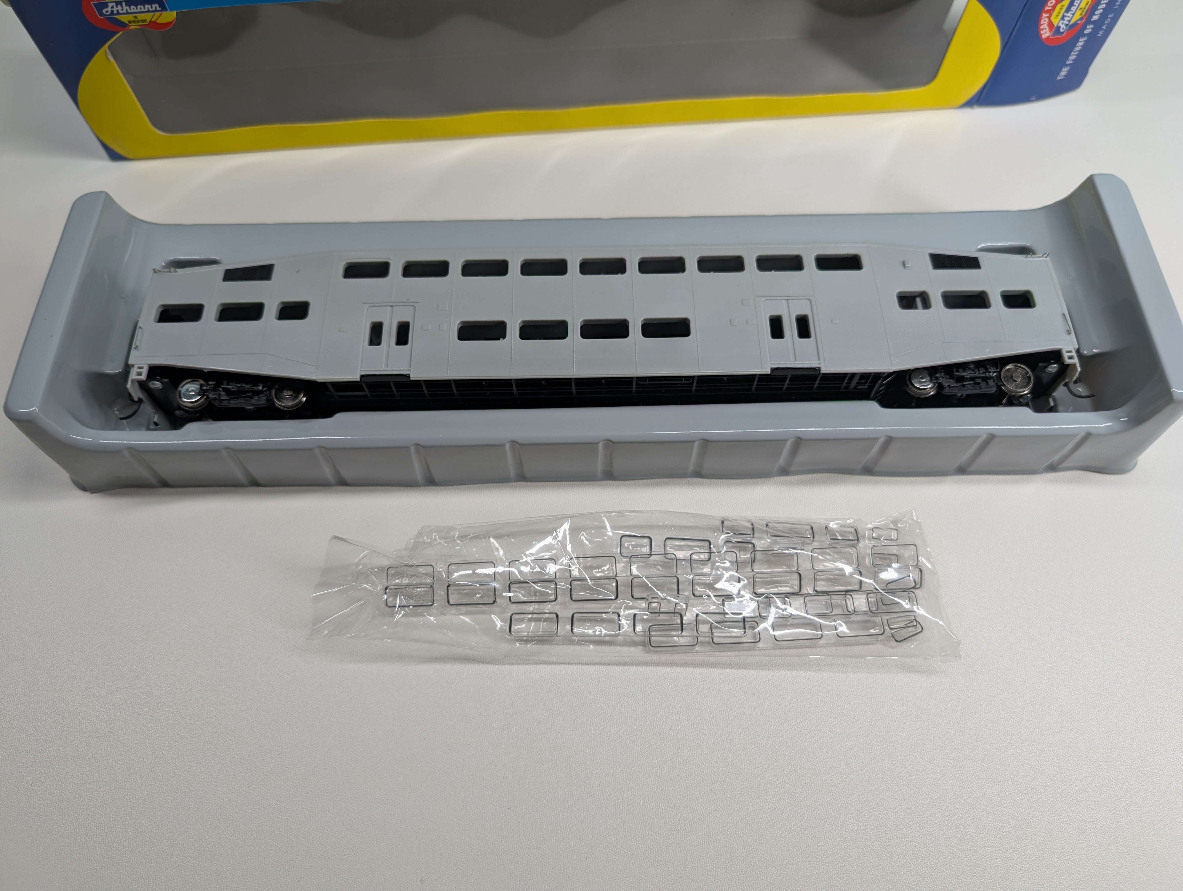 USED Athearn 2559 HO Scale Bombardier Coach Cars Gray Undecorated (3 pcs)