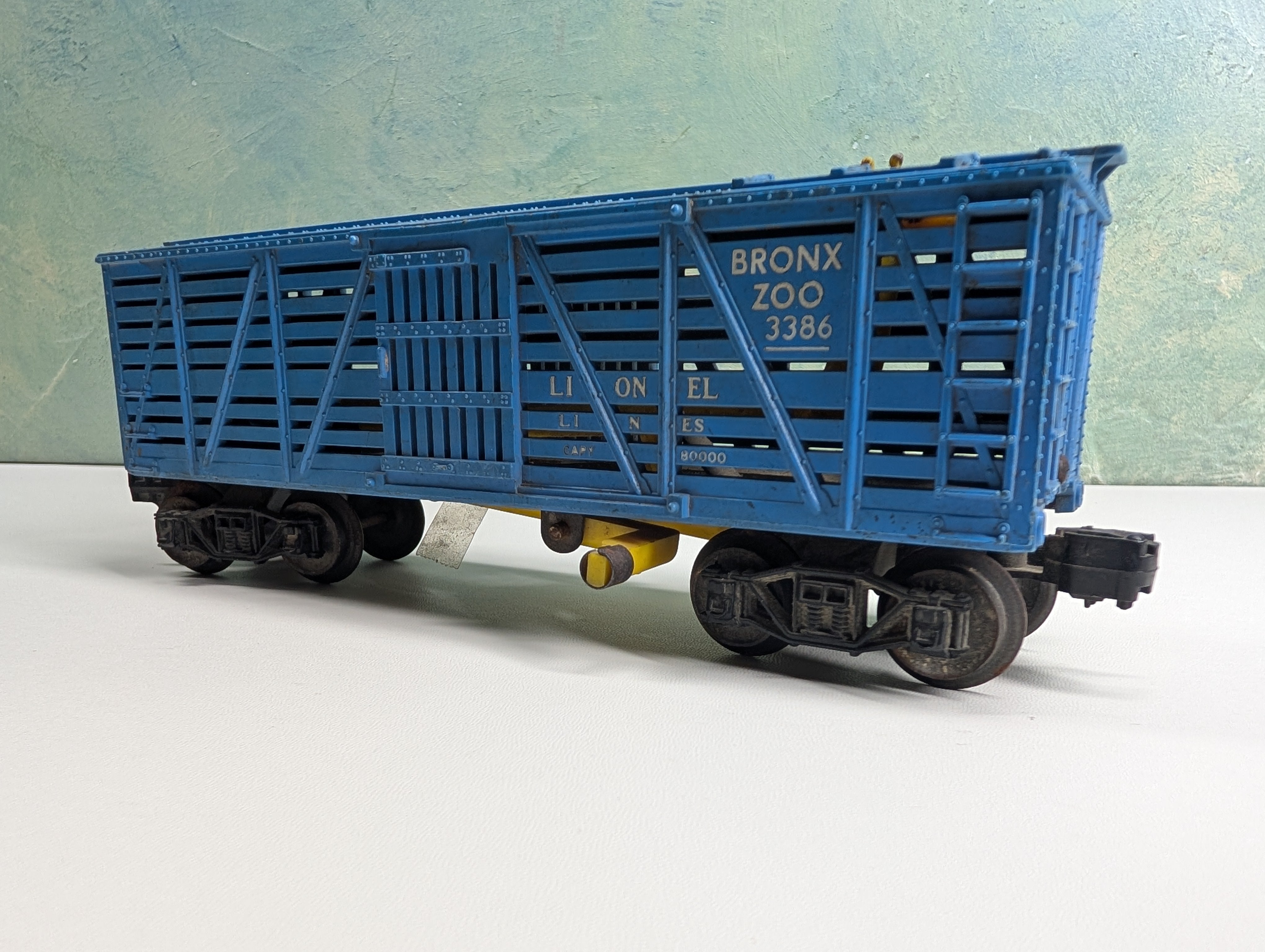 USED Lionel O Operating Bronx Zoo Giraffe Car #3386