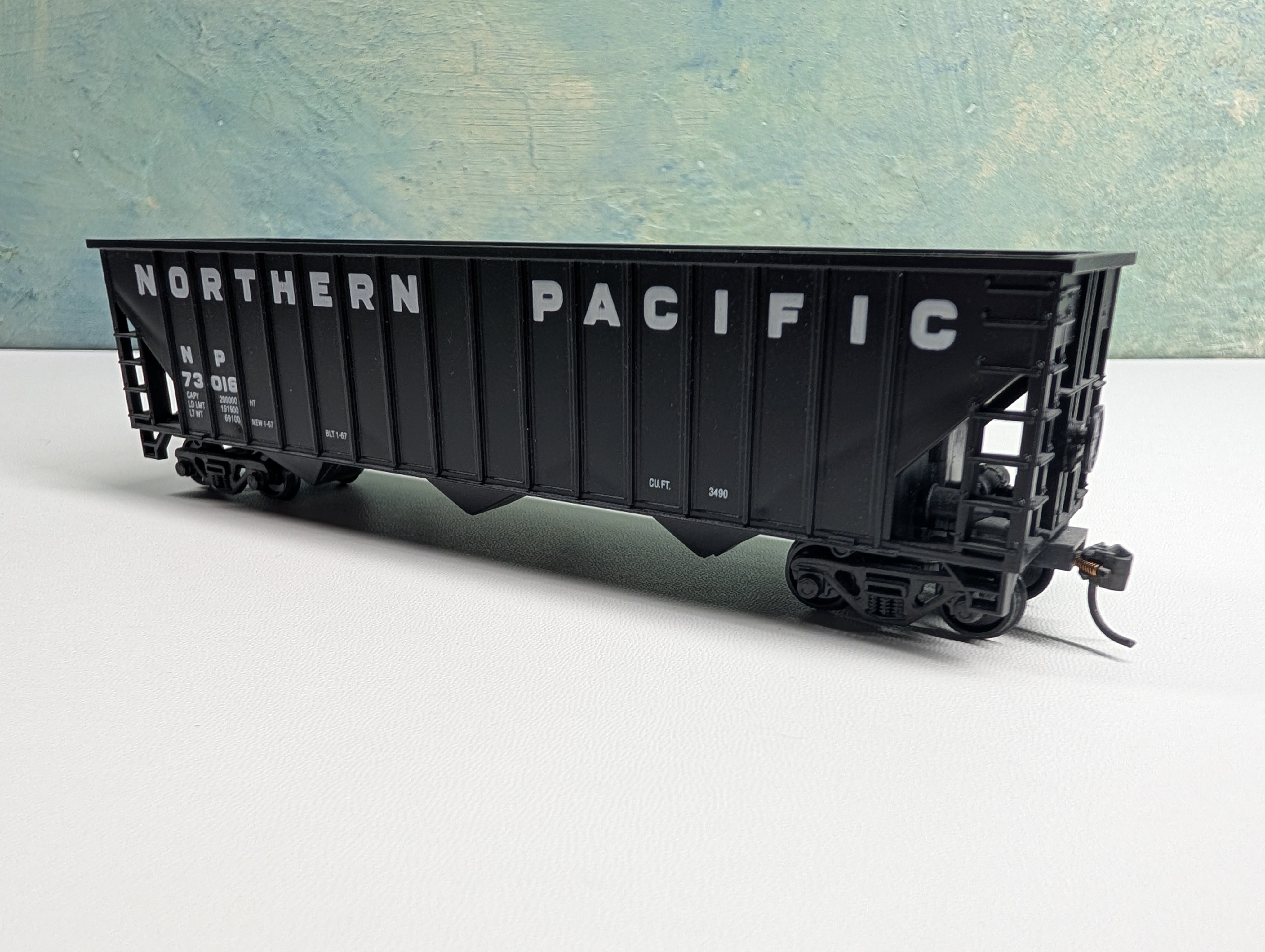 USED HO Scale Hopper Northern Pacific NP #73016