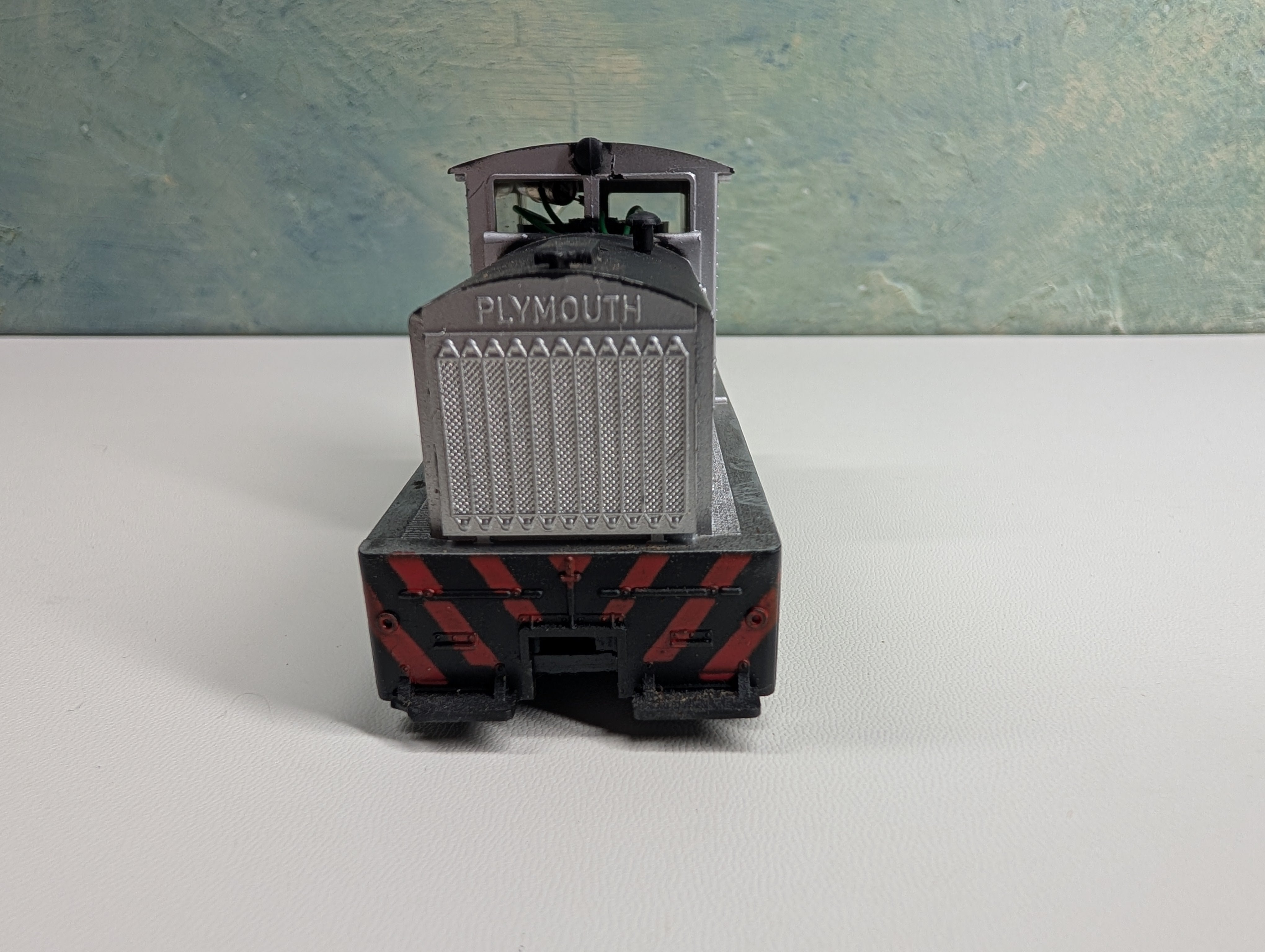 USED HO Scale Switcher Diesel Locomotive Amtrak #87 Tested! DC