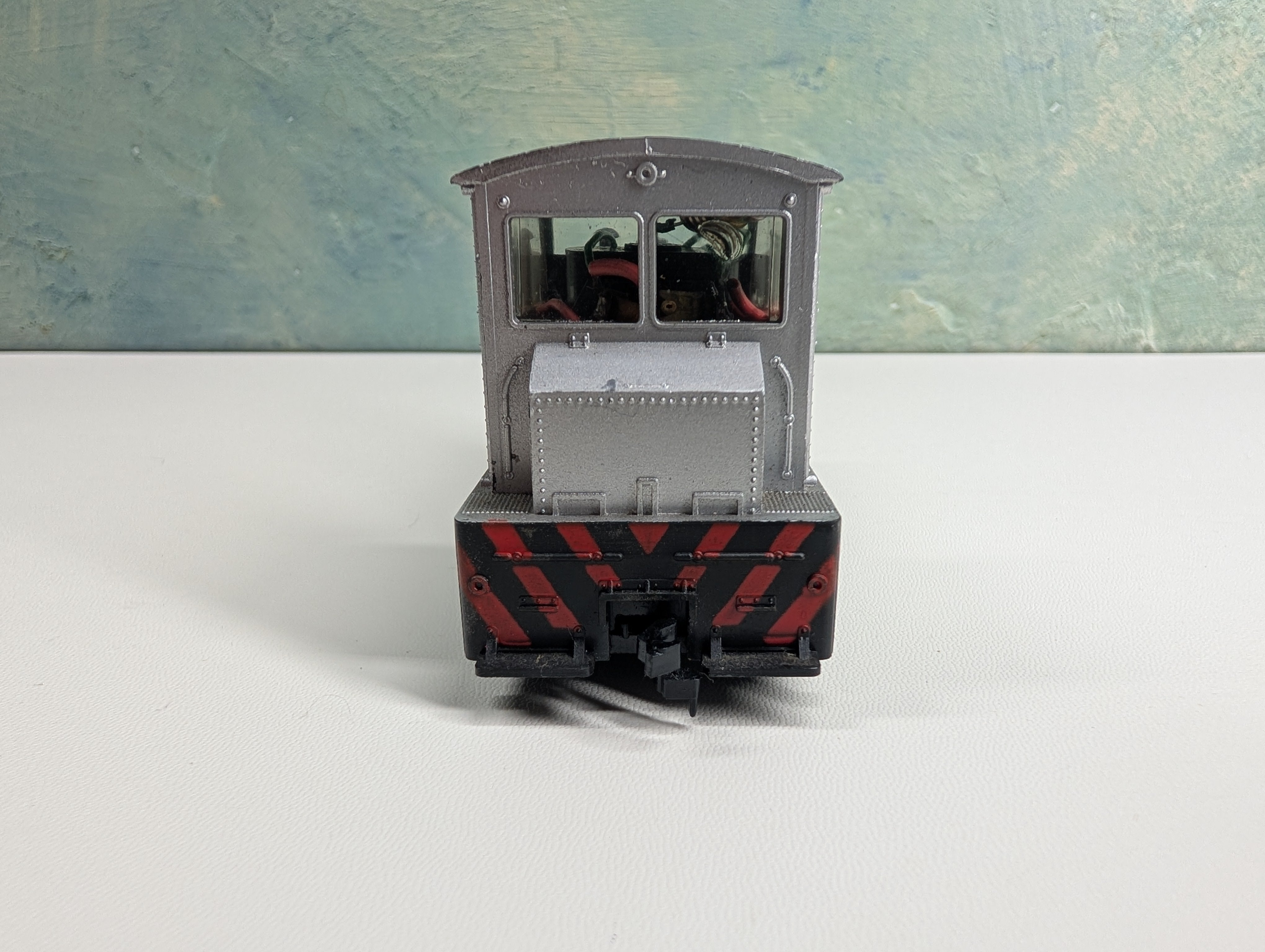 USED HO Scale Switcher Diesel Locomotive Amtrak #87 Tested! DC