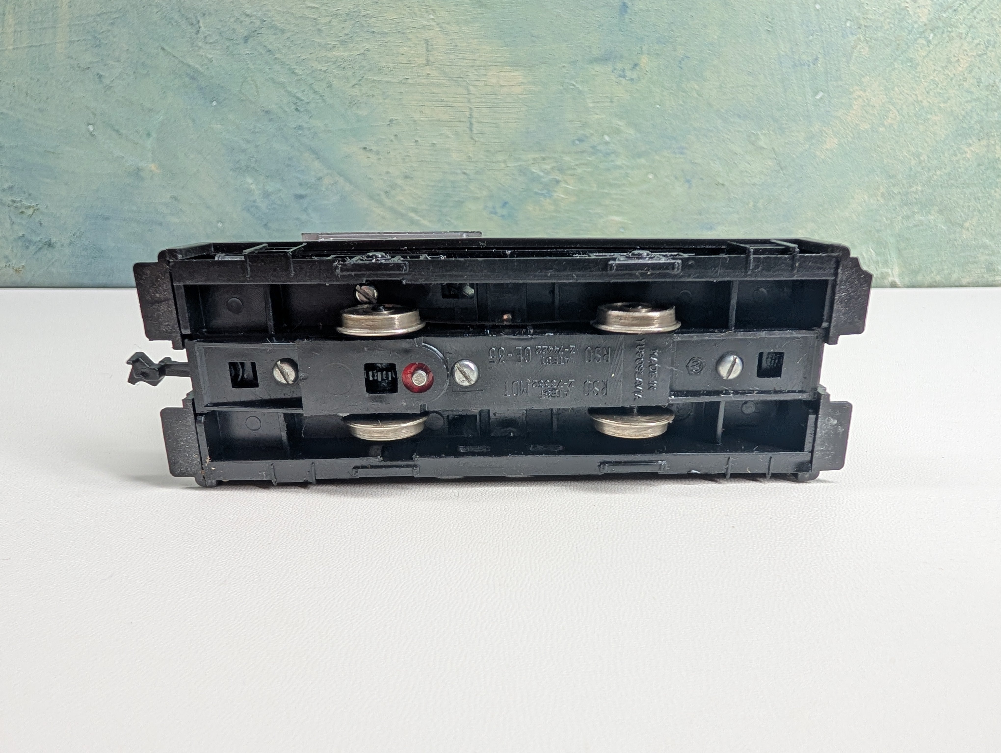 USED HO Scale Switcher Diesel Locomotive Amtrak #87 Tested! DC