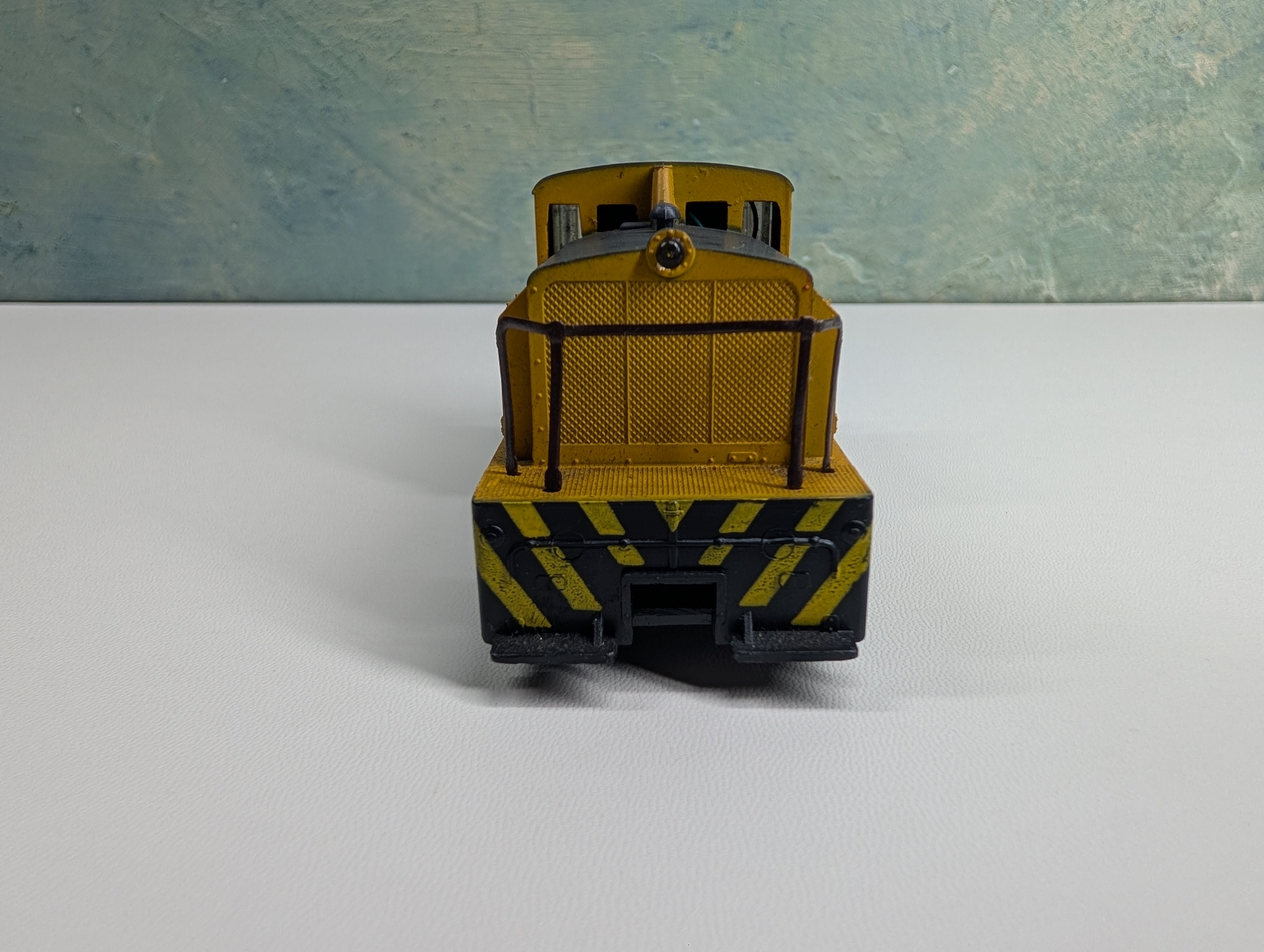 USED HO Scale Switcher Diesel Locomotive Union Pacific UP #720 Tested! DC