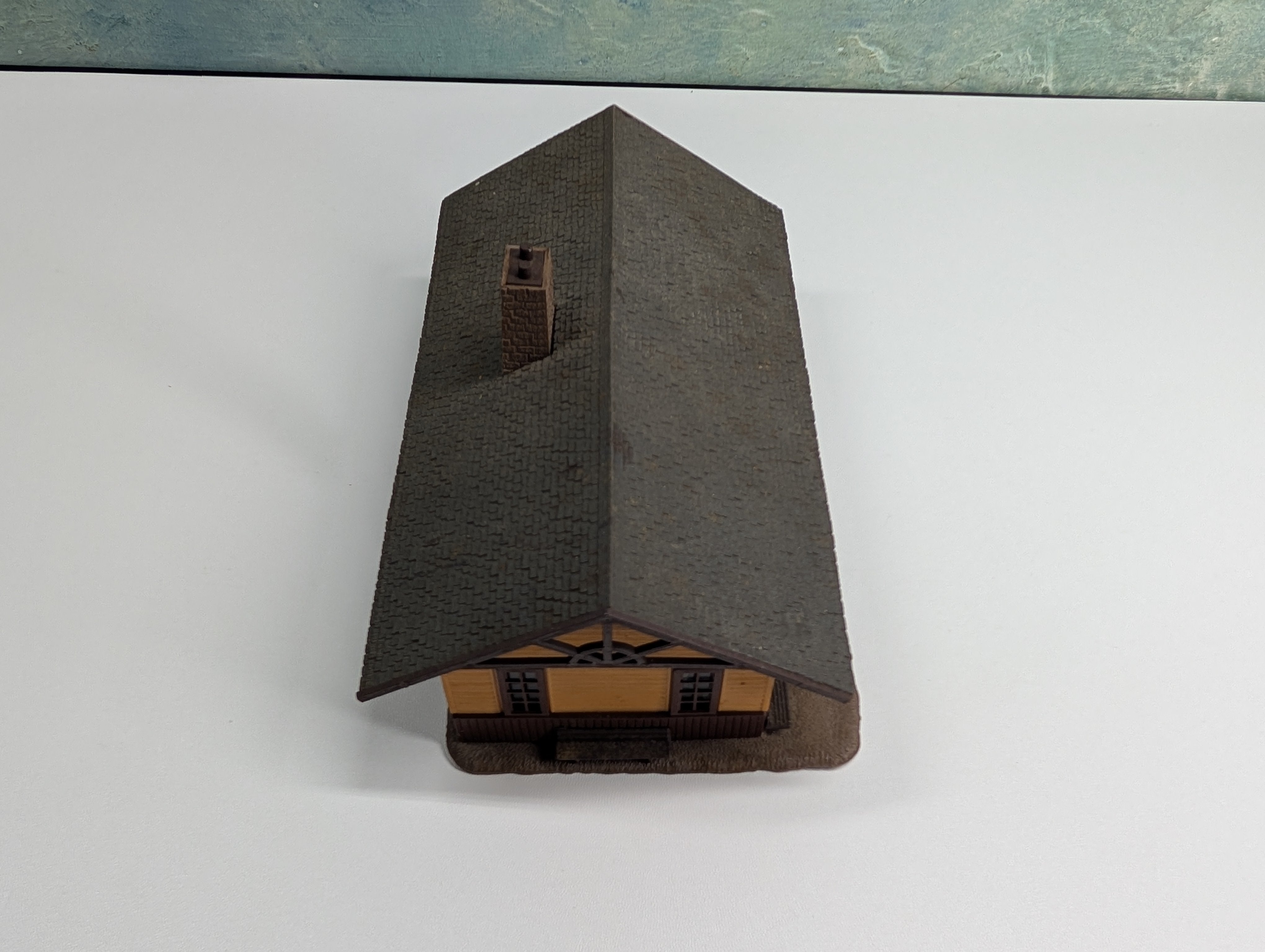 USED Pola HO Scale Passenger Station