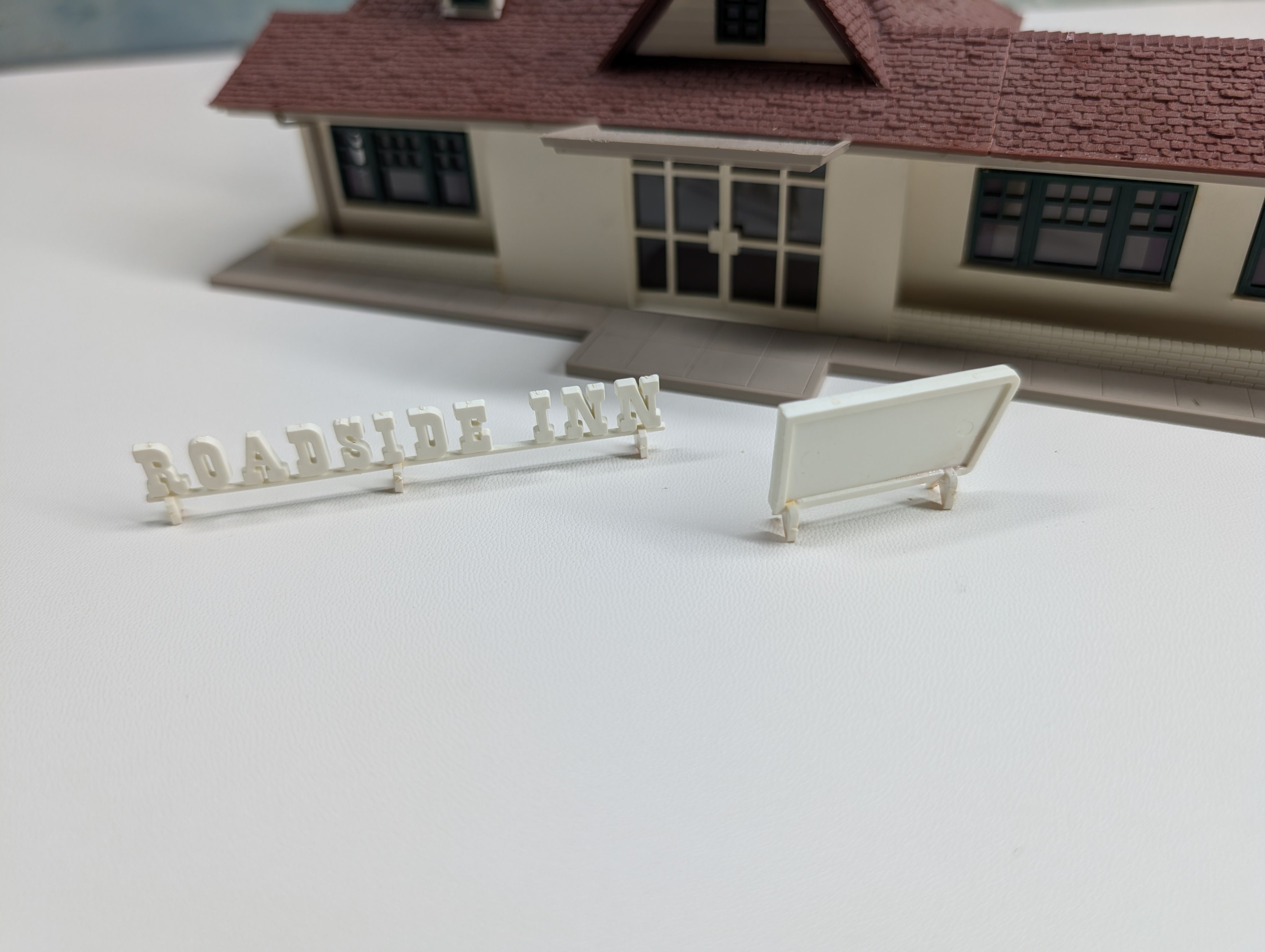 USED HO Scale Roadside Inn, Restaurant