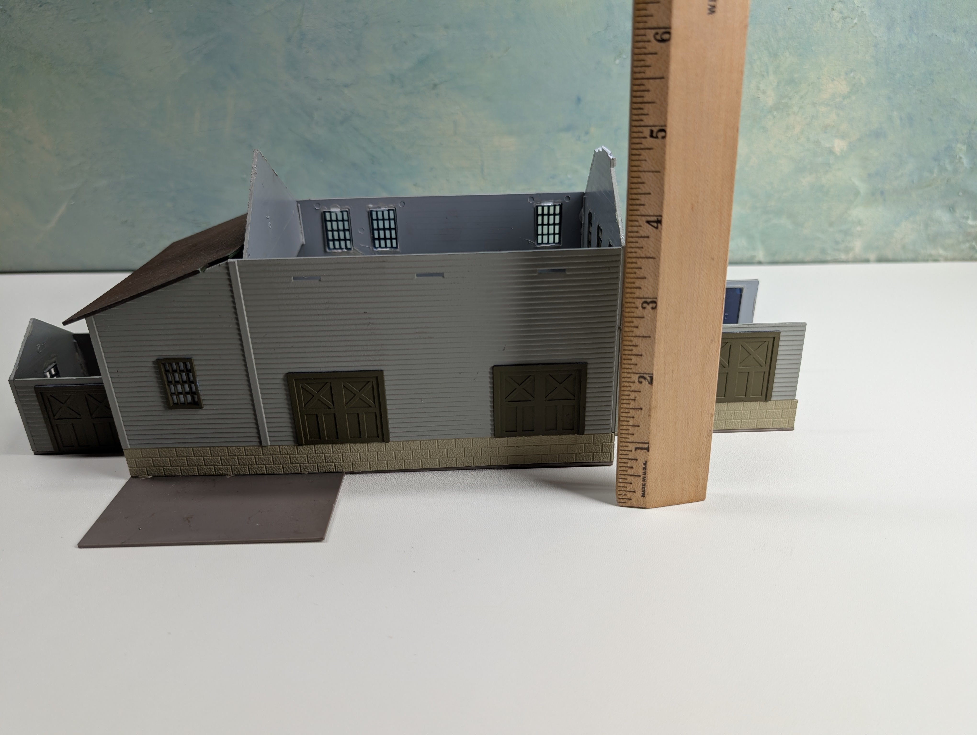 USED HO Scale Factory / Warehouse