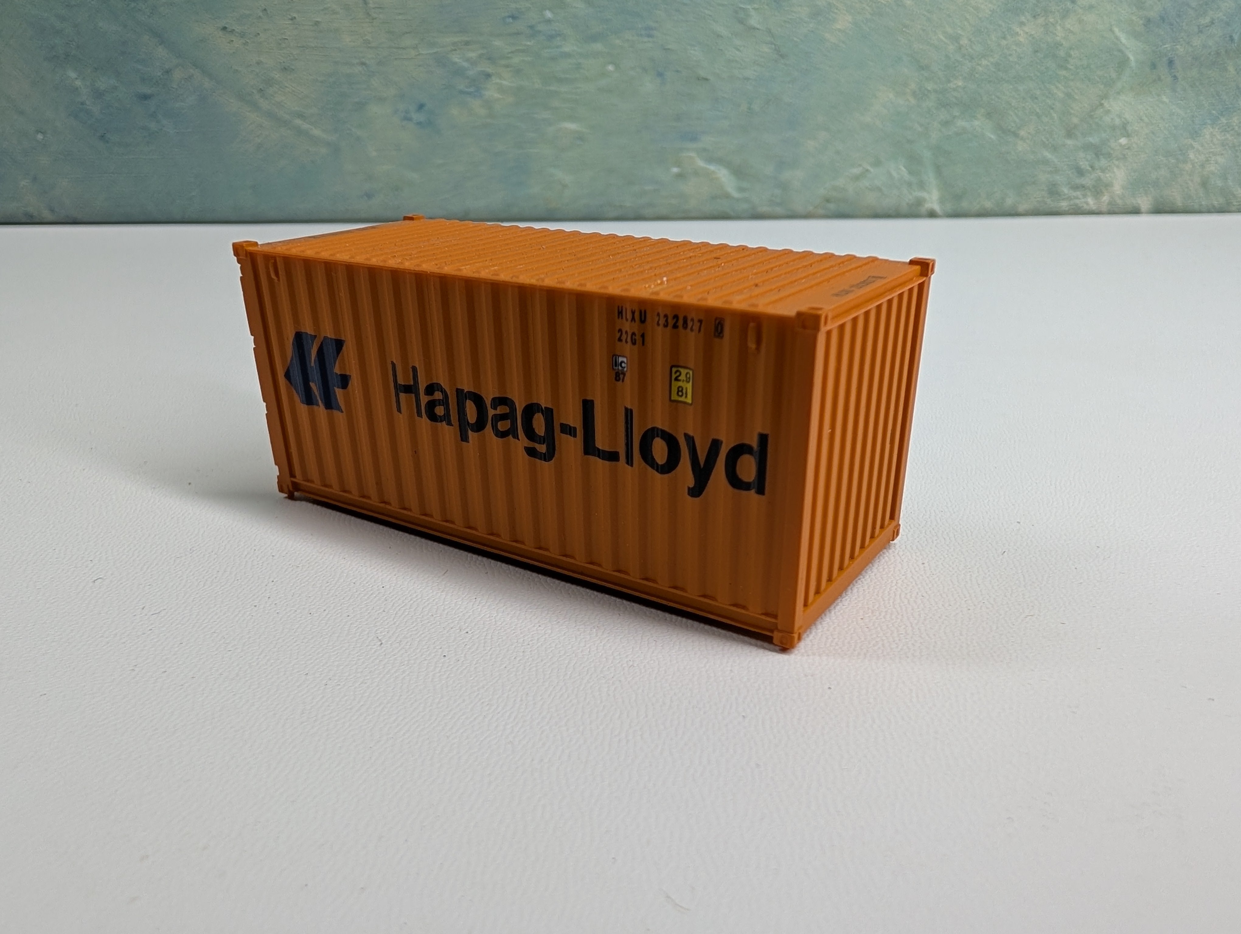 USED Walthers HO Scale 20' Container Hapag-Lloyd HLXU #2328270