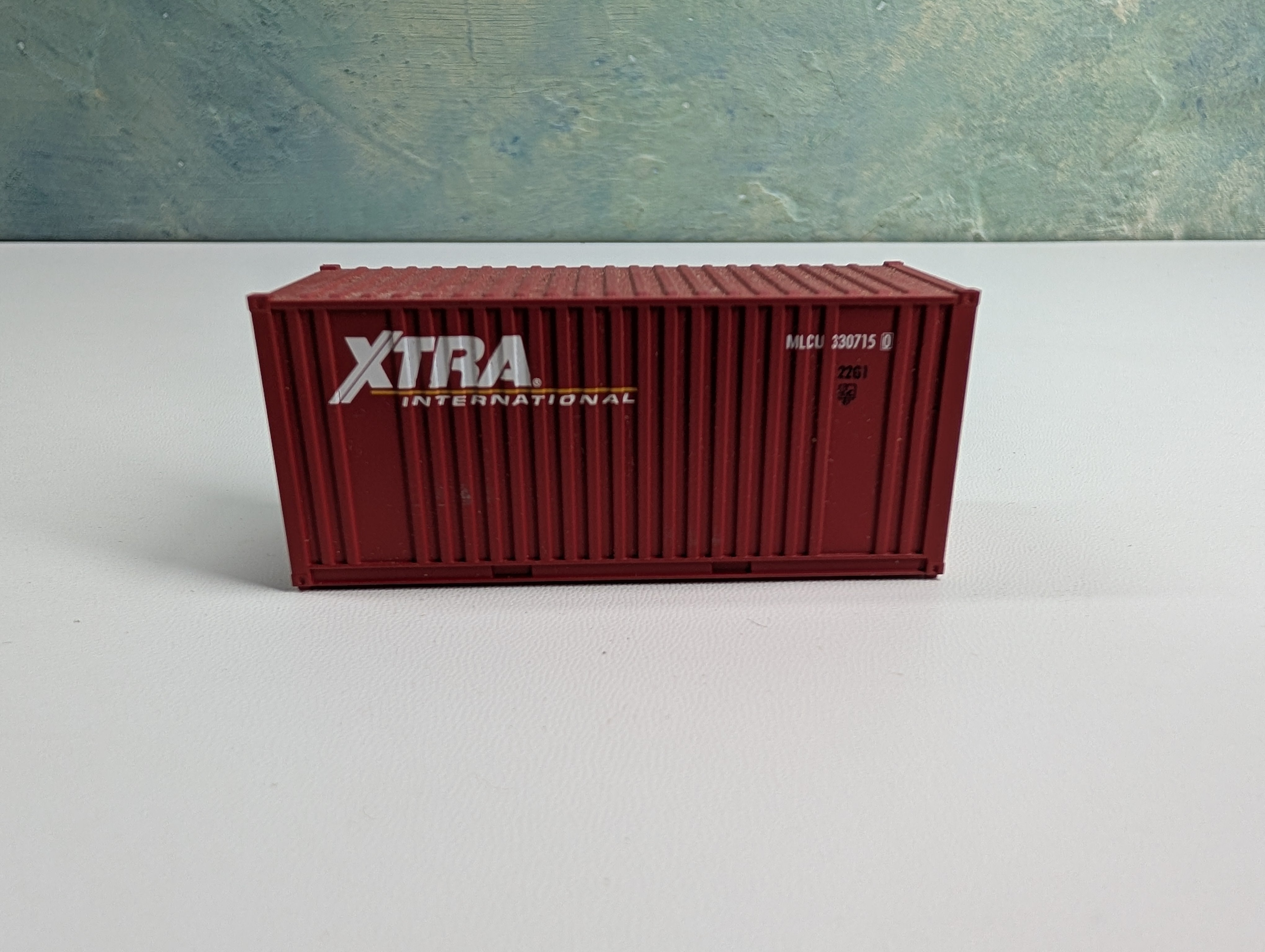 USED Walthers HO Scale 20' Container Xtra International MLCU #3307150