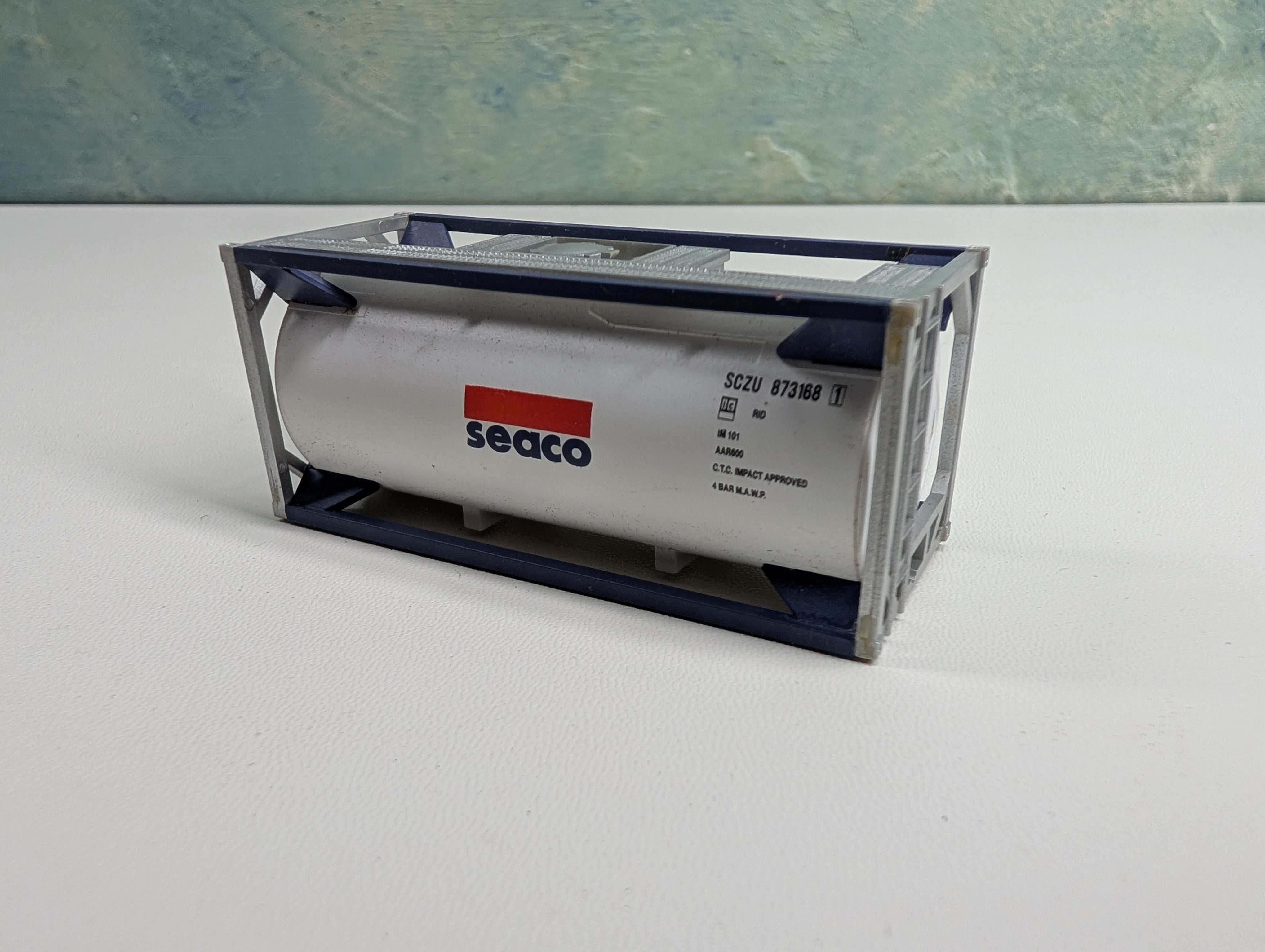 USED Walthers HO Scale 20' Tank Container Seaco SCZU #8731681