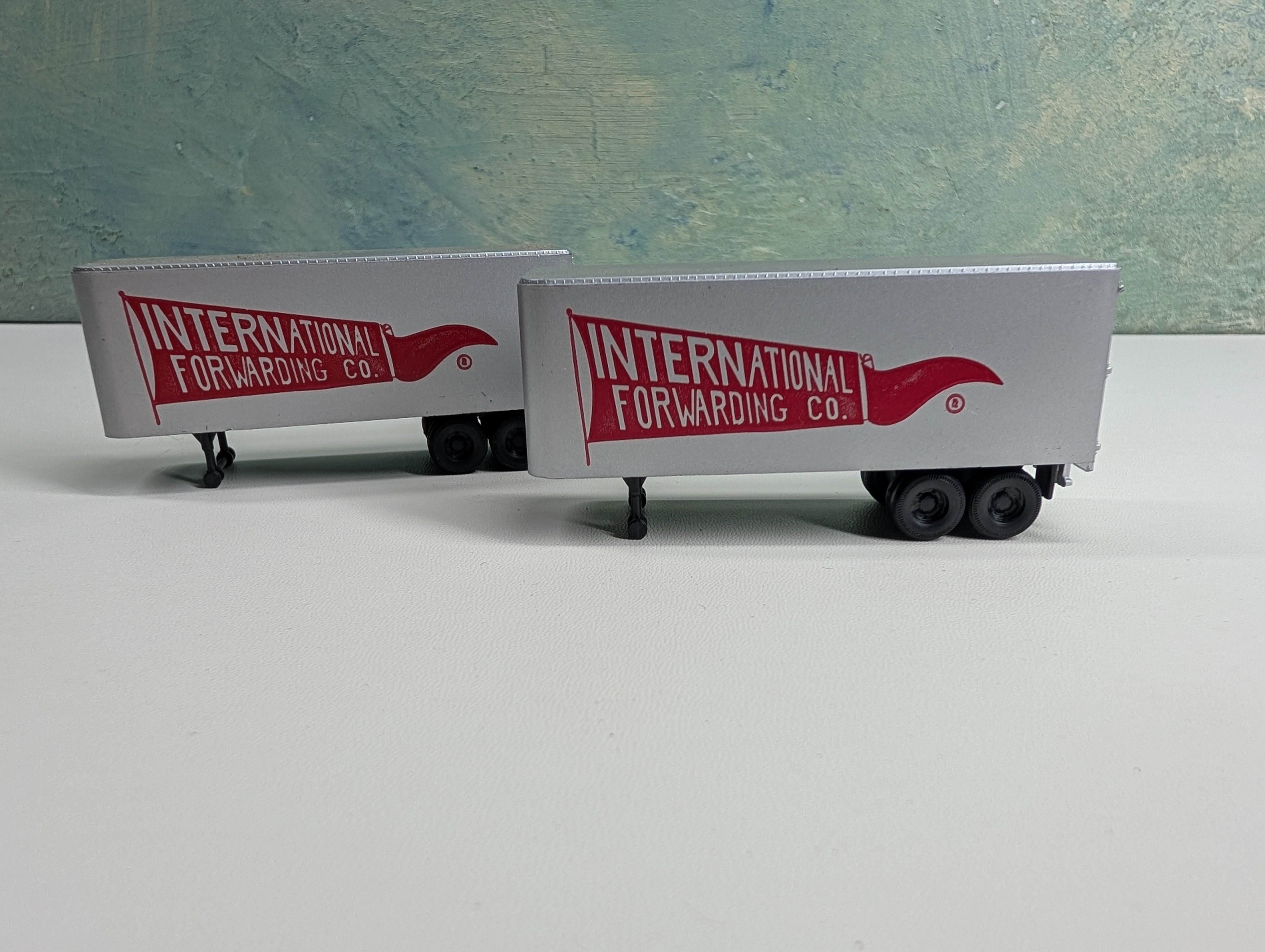 USED Athearn HO Scale Set of Piggyback Trailers International Forwarding Co