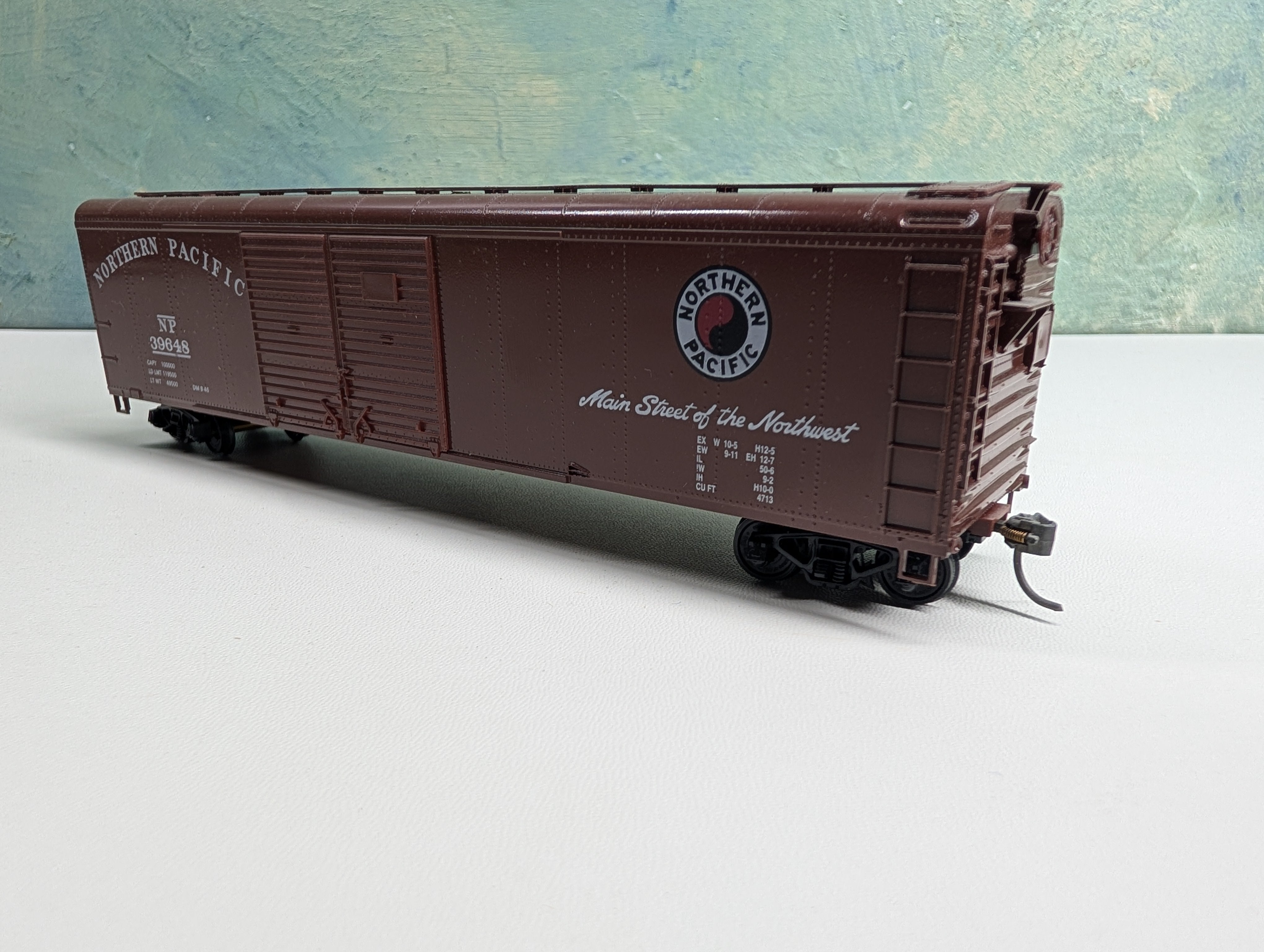 USED Bowser HO Scale 50' Round Top DD Box Car Northern Pacific NP #39648