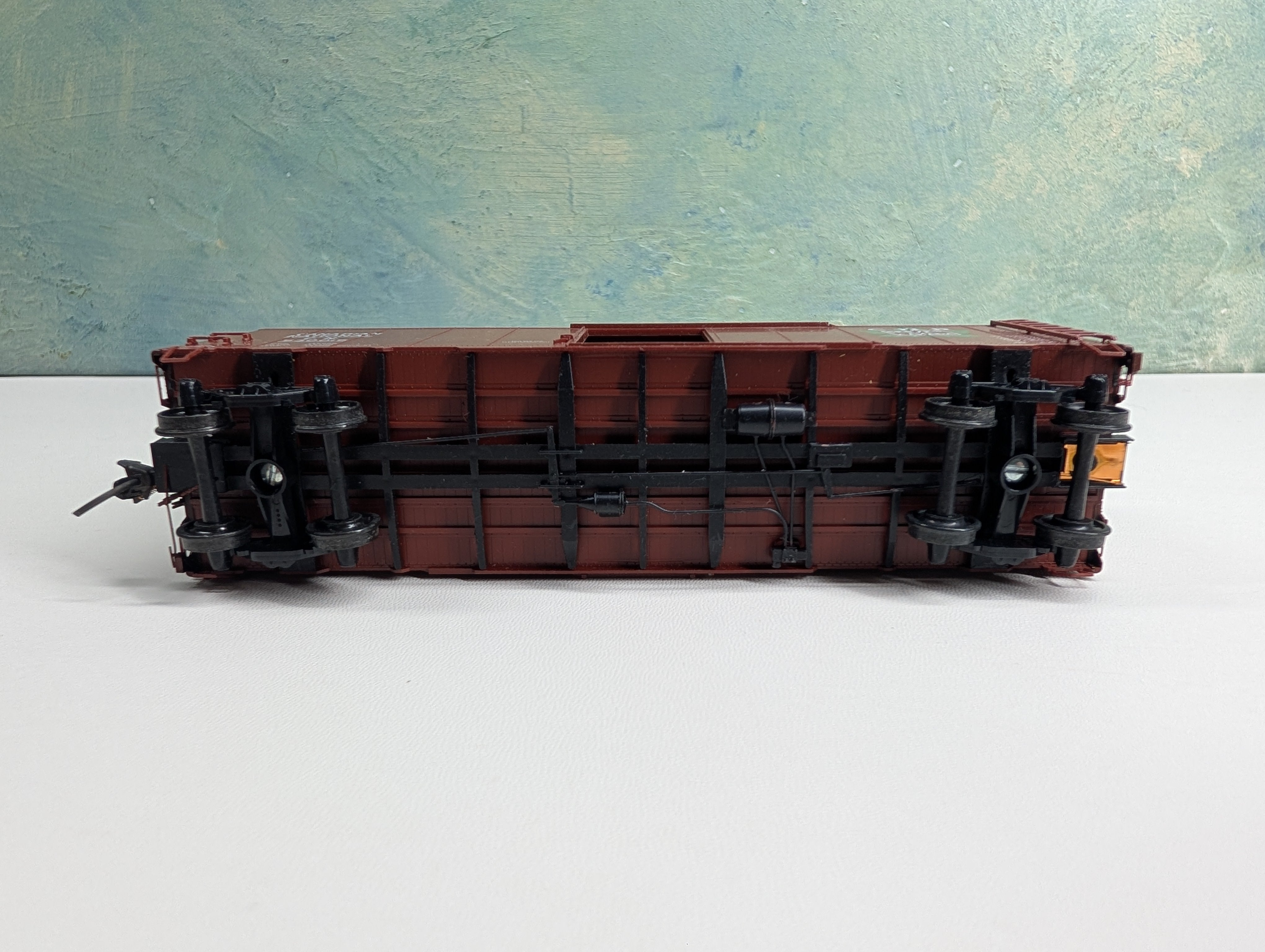 USED HO Scale 40' Box Car Canadian National CN #530015 Metal Wheels
