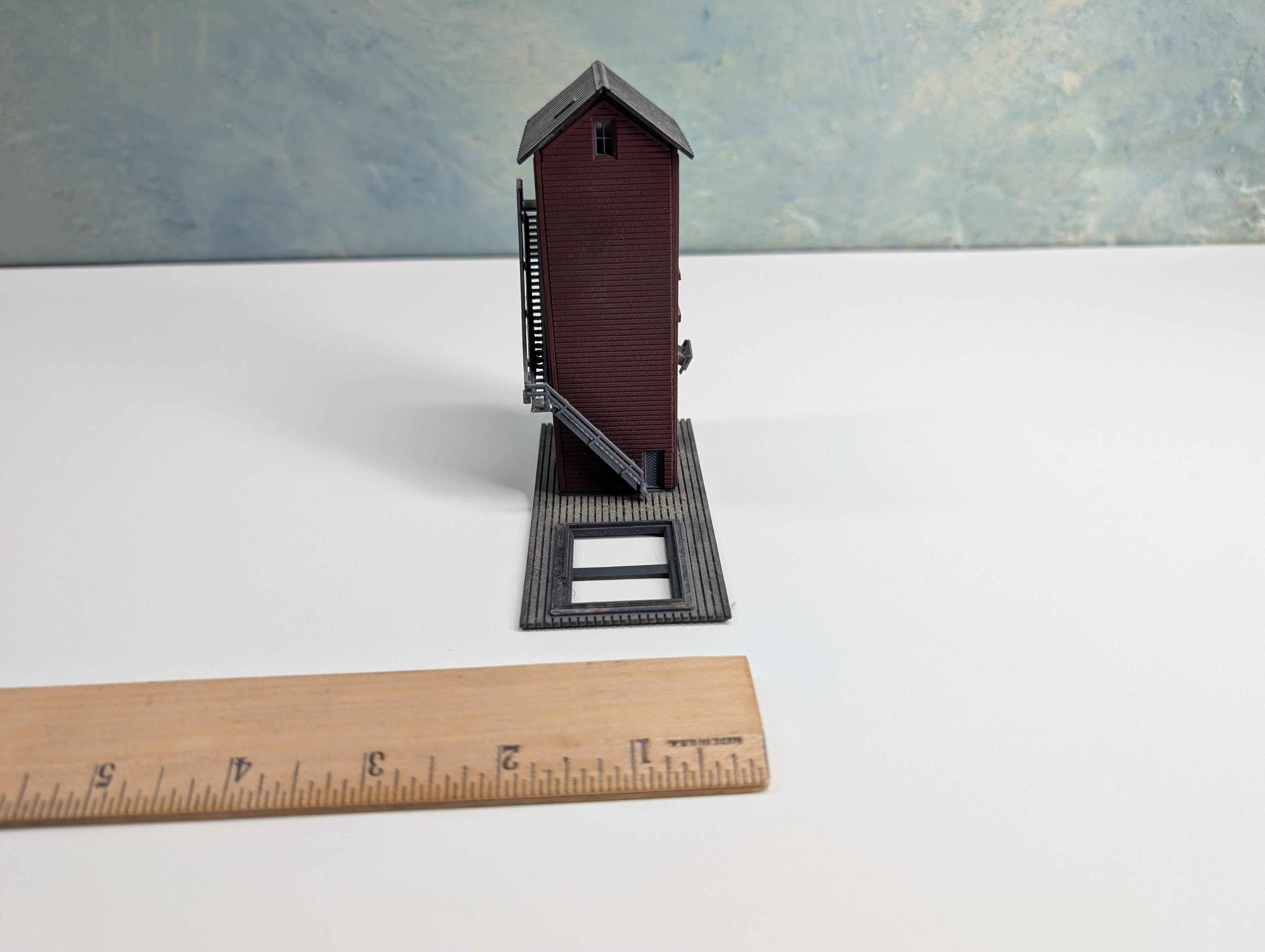 USED N Scale Coaling Tower